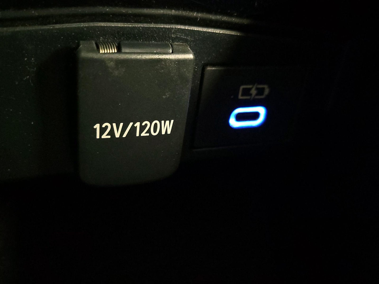 2022 Toyota Corolla LE - Photo 19