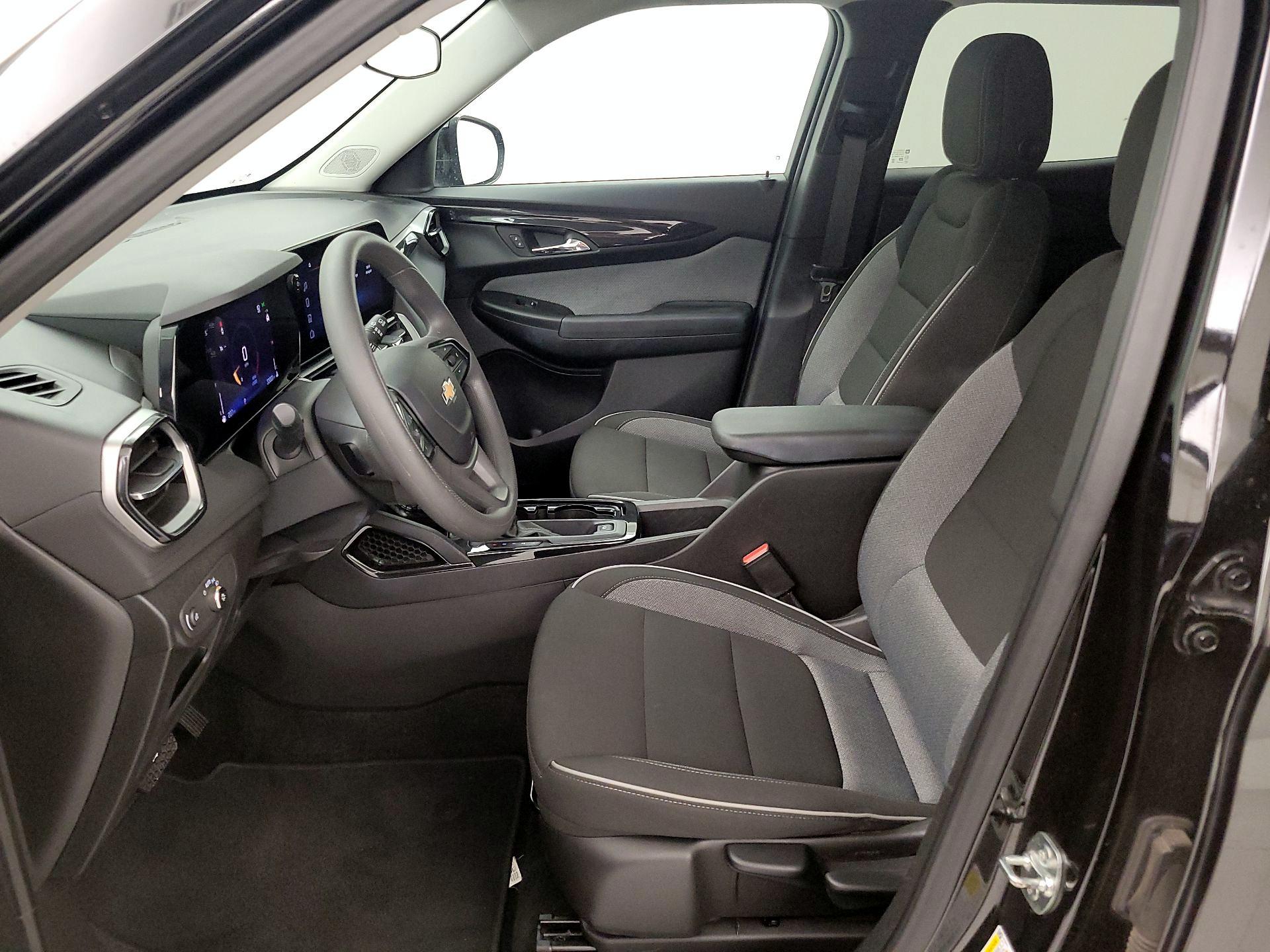Thumbnail: 2025 Chevrolet TrailBlazer - 11