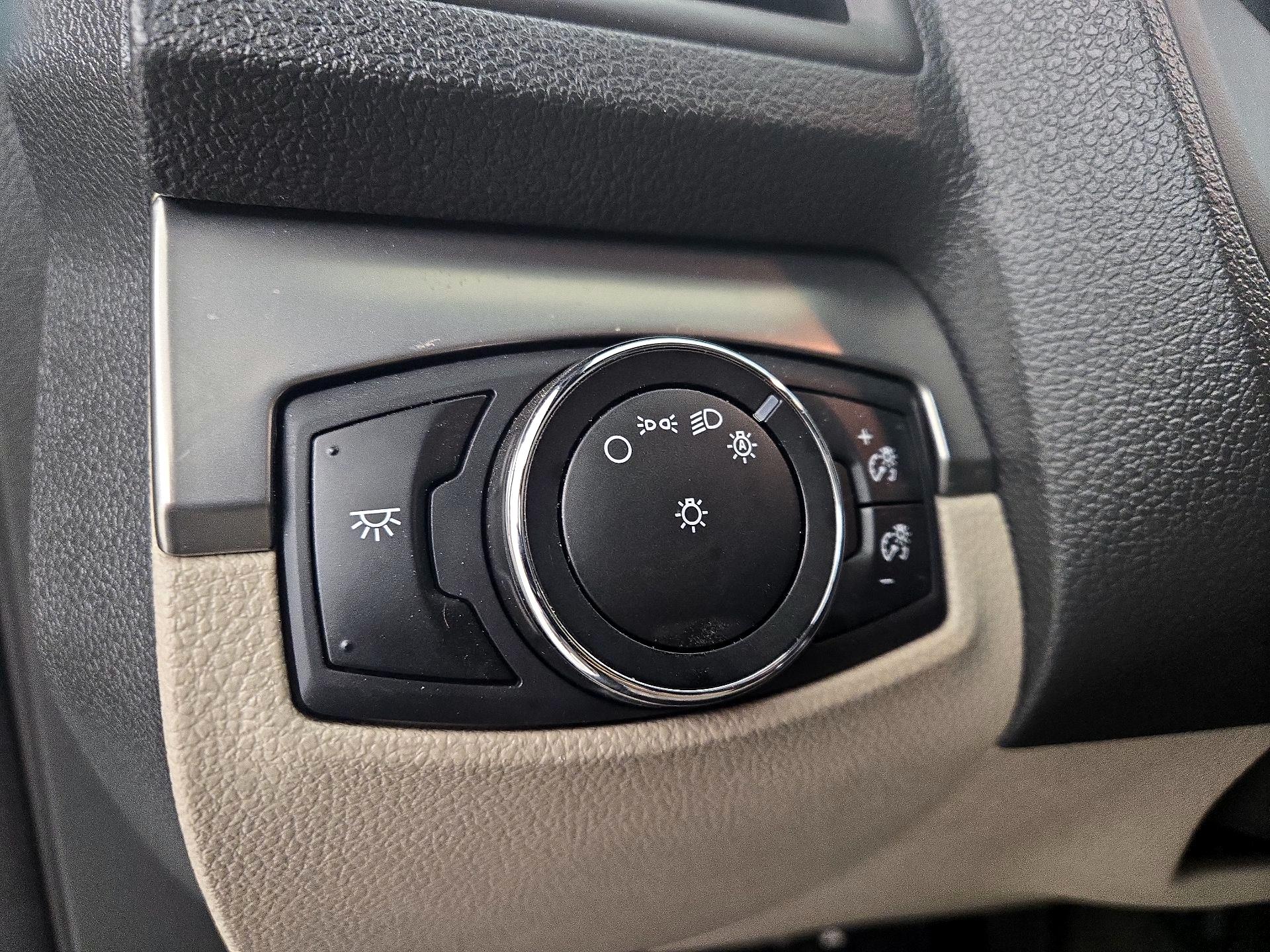 Thumbnail: 2014 Ford Explorer - 13