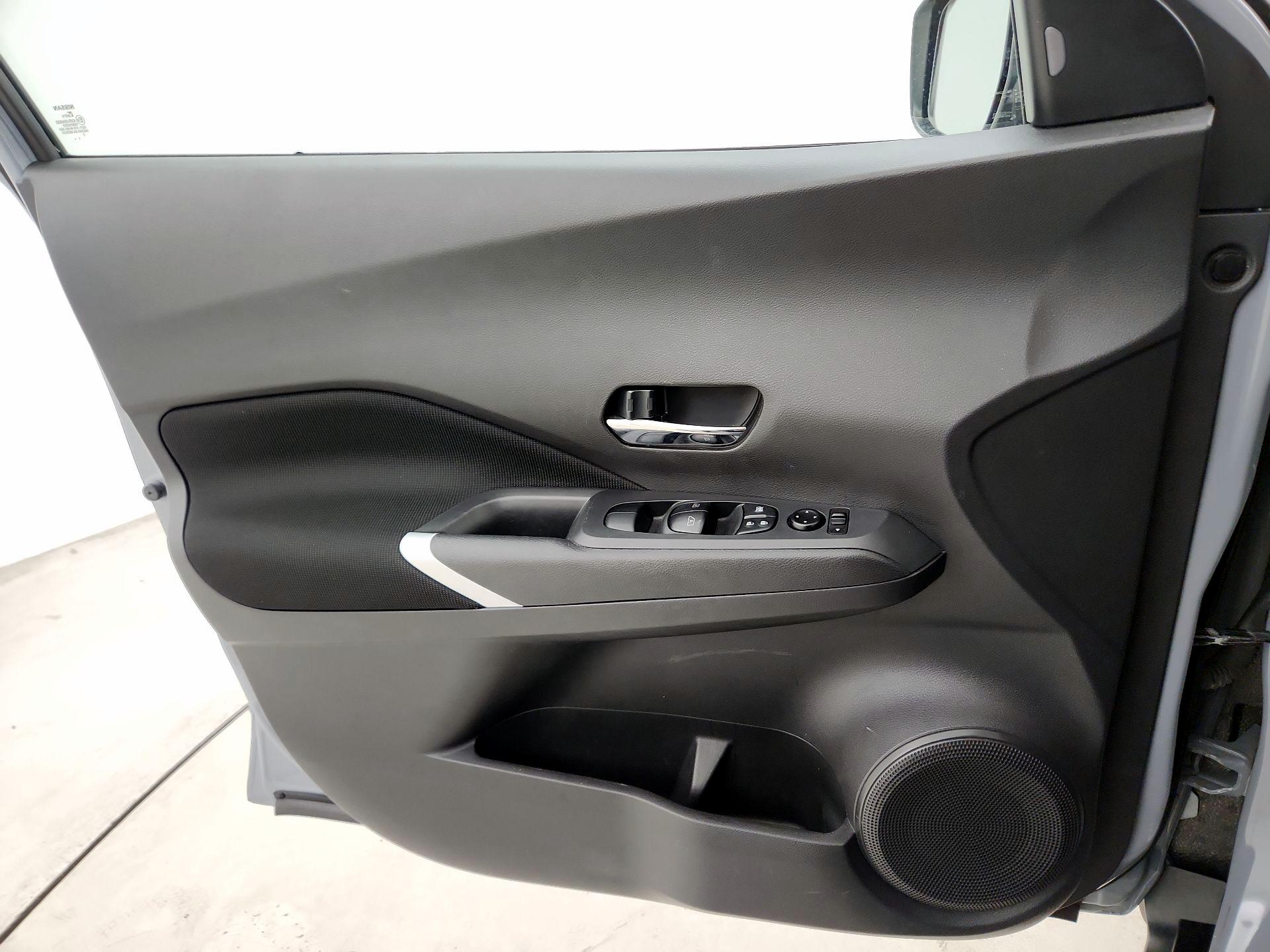Thumbnail: 2022 Nissan Kicks - 10