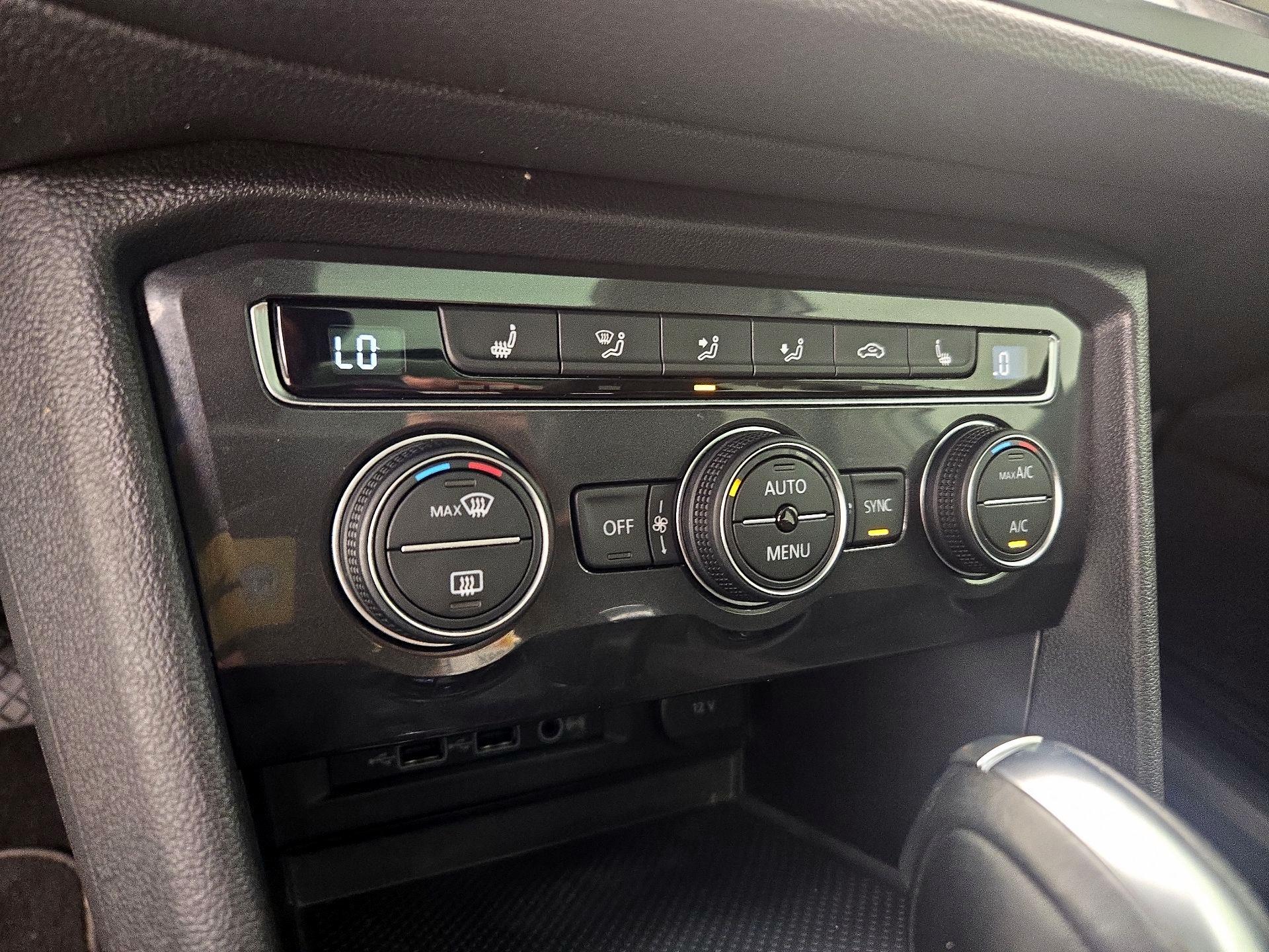 Thumbnail: 2019 Volkswagen Tiguan - 16