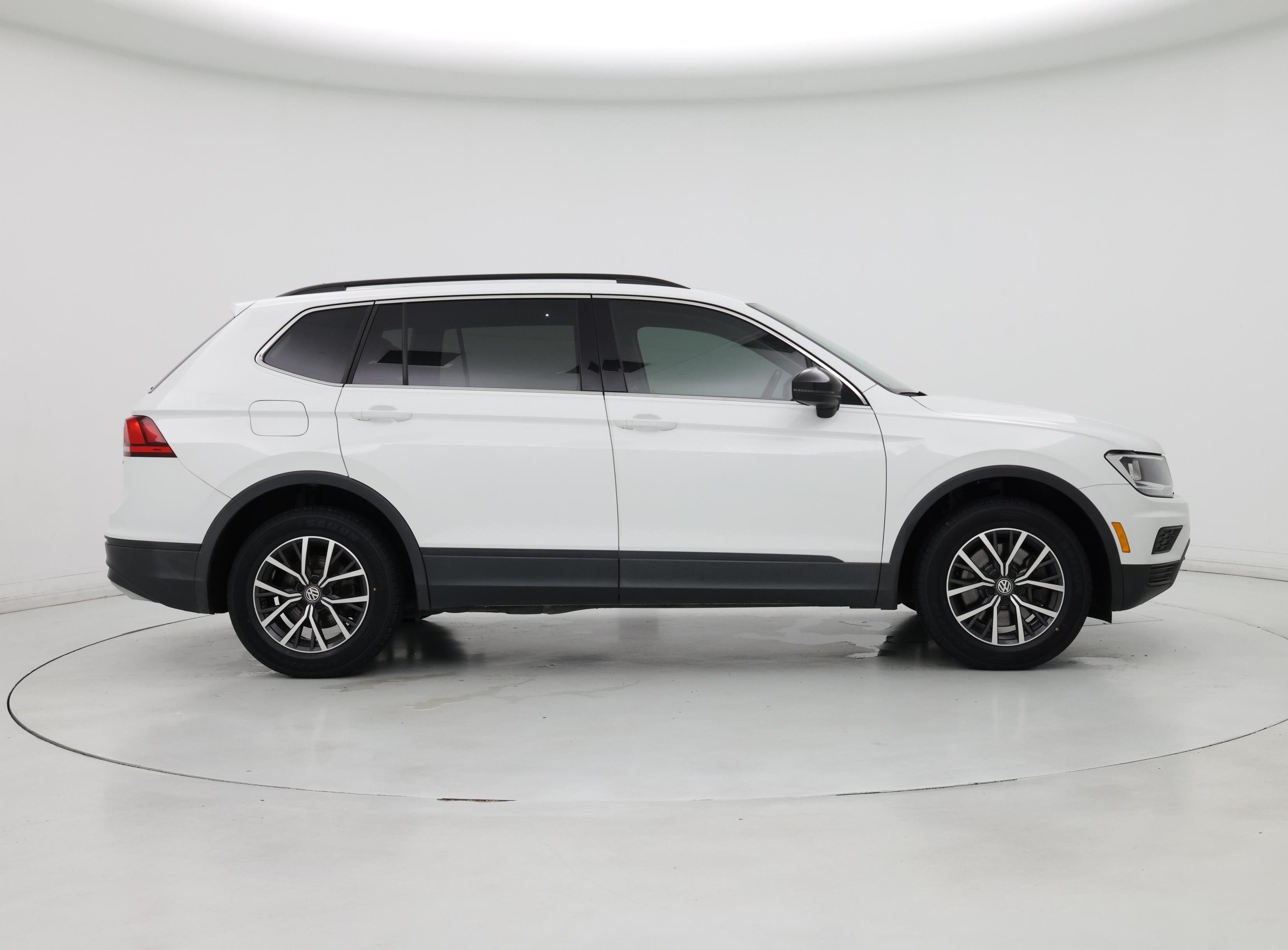 Thumbnail: 2019 Volkswagen Tiguan - 7