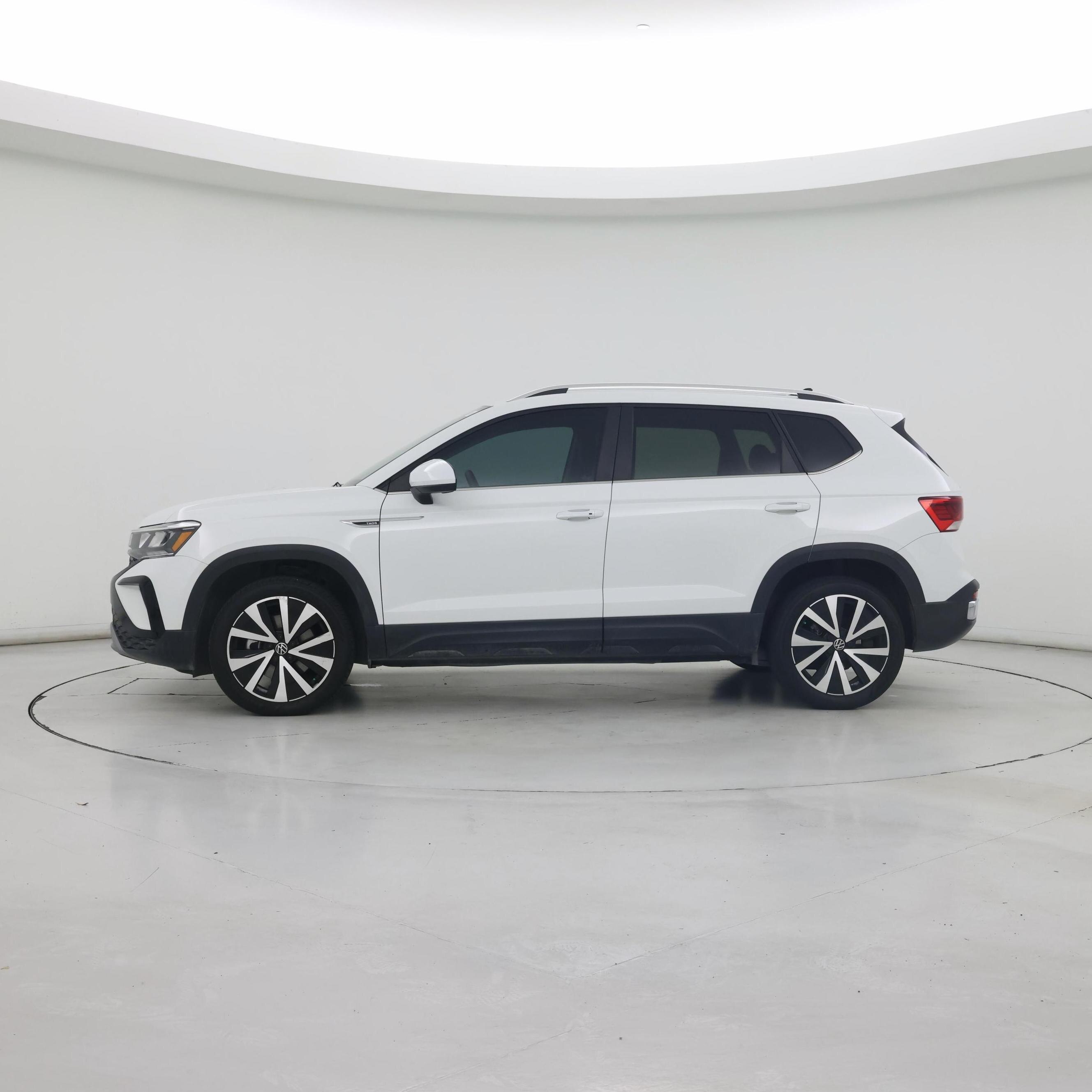 Thumbnail: 2023 Volkswagen Taos - 3