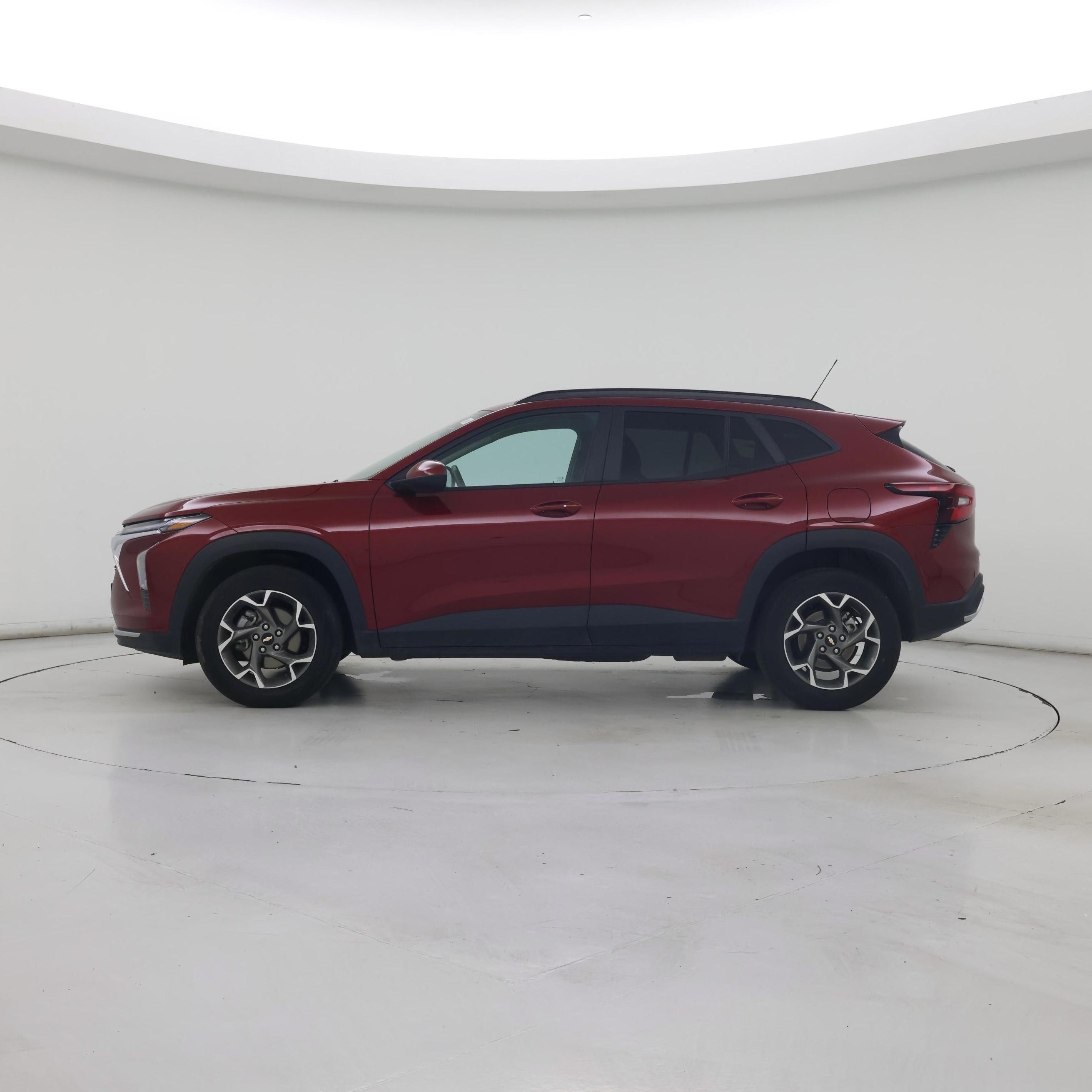 Thumbnail: 2025 Chevrolet Trax - 3