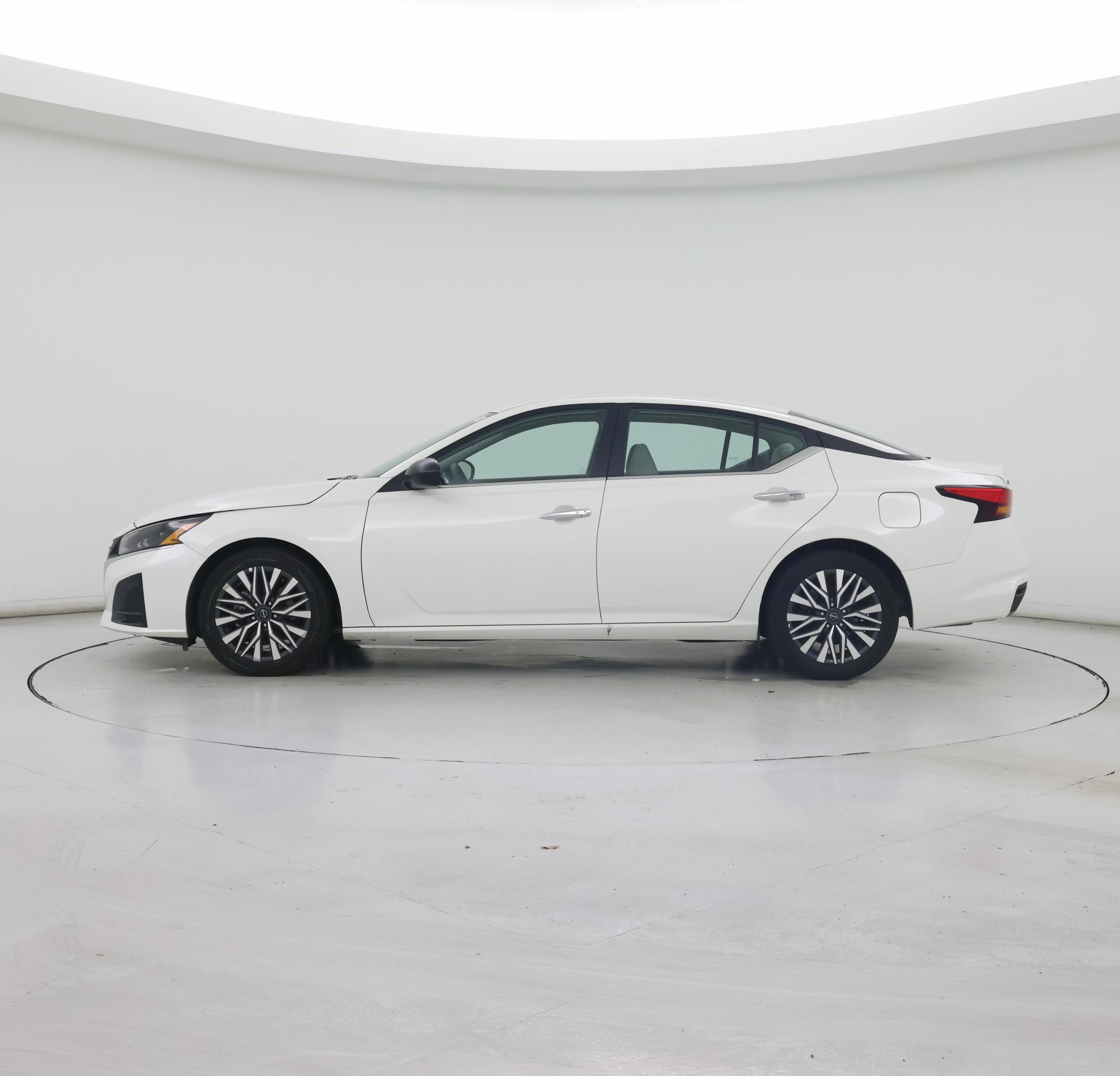 Thumbnail: 2025 Nissan Altima - 3