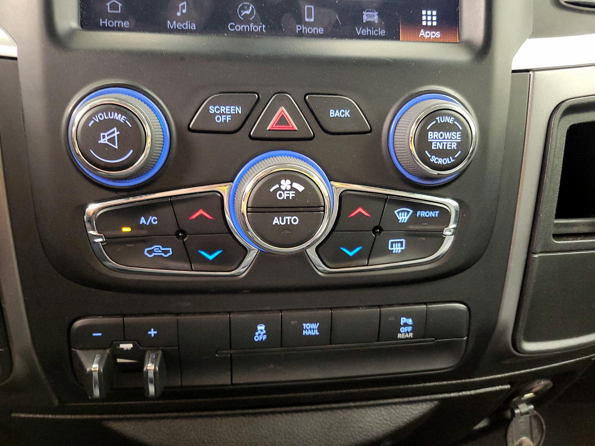 Thumbnail: 2022 RAM 1500 Classic - 16