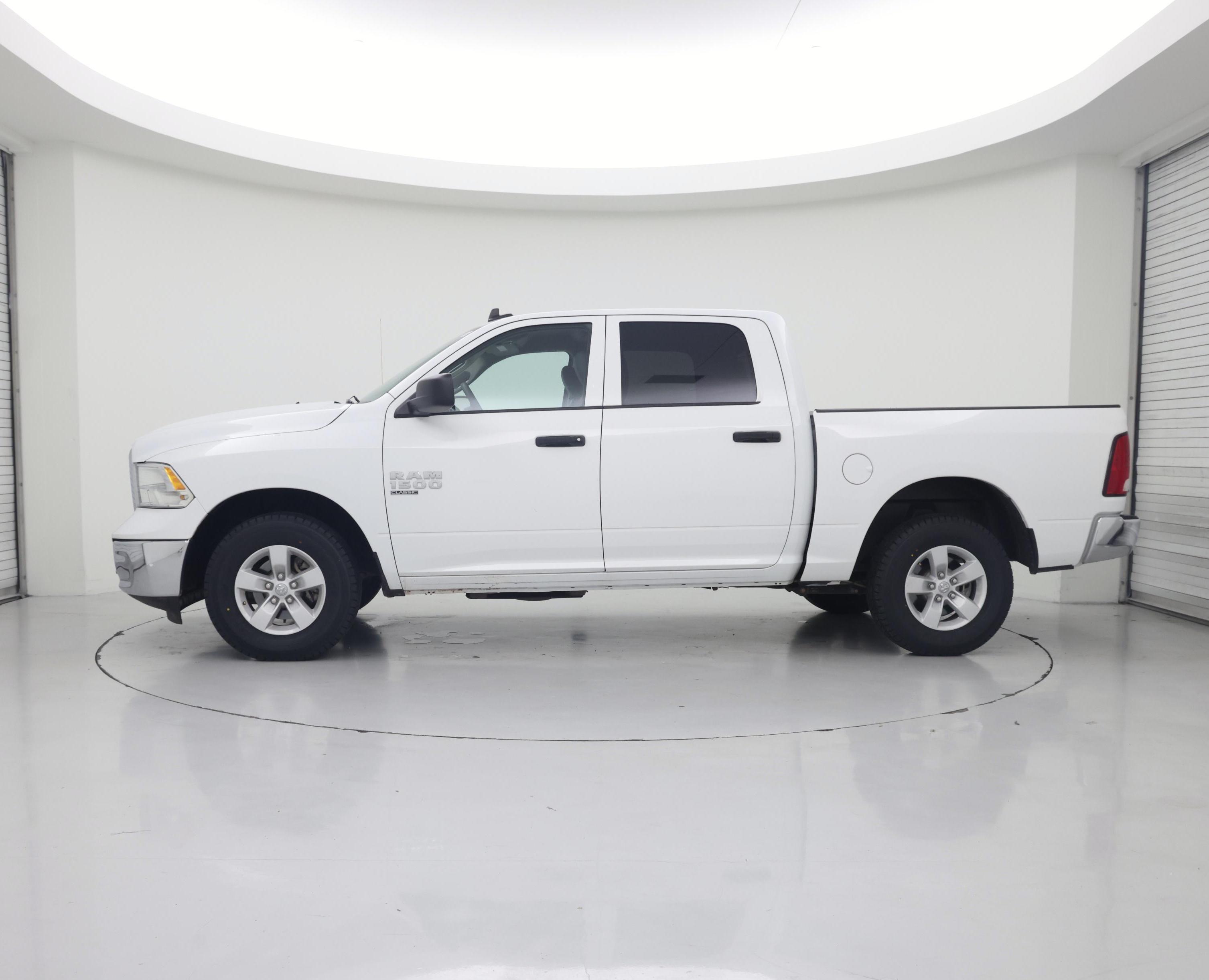 Thumbnail: 2022 RAM 1500 Classic - 3