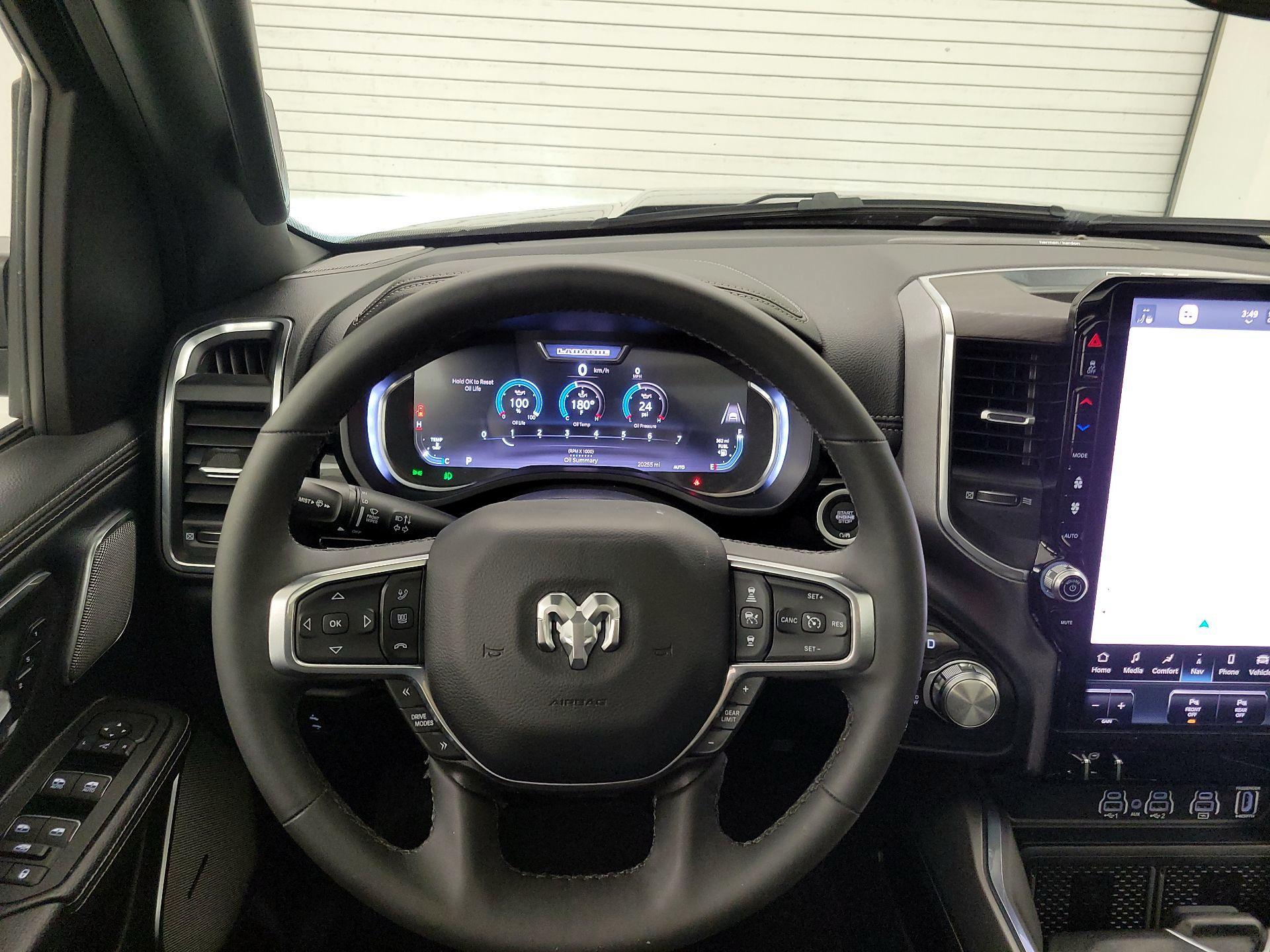 Thumbnail: 2025 RAM 1500 - 10