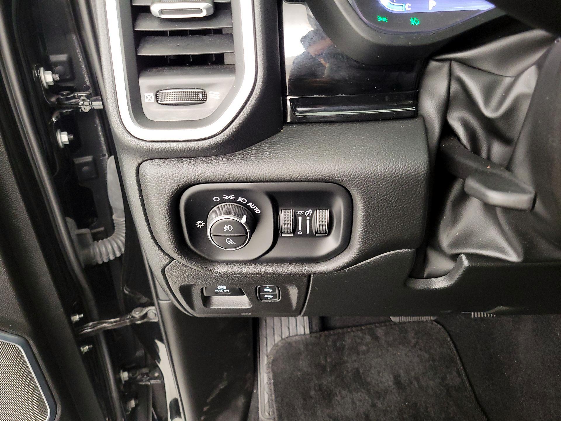 Thumbnail: 2025 RAM 1500 - 13