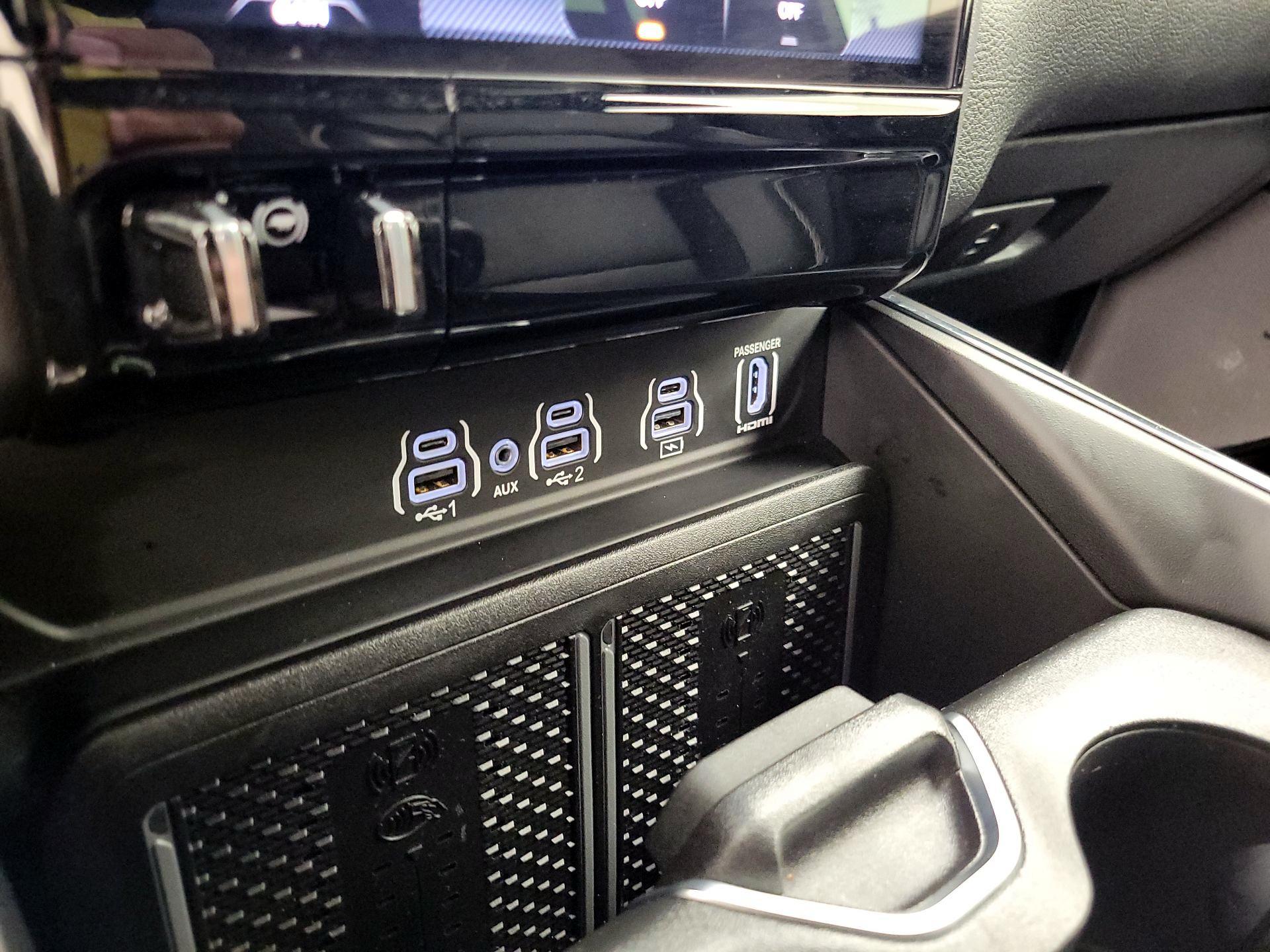 Thumbnail: 2025 RAM 1500 - 19