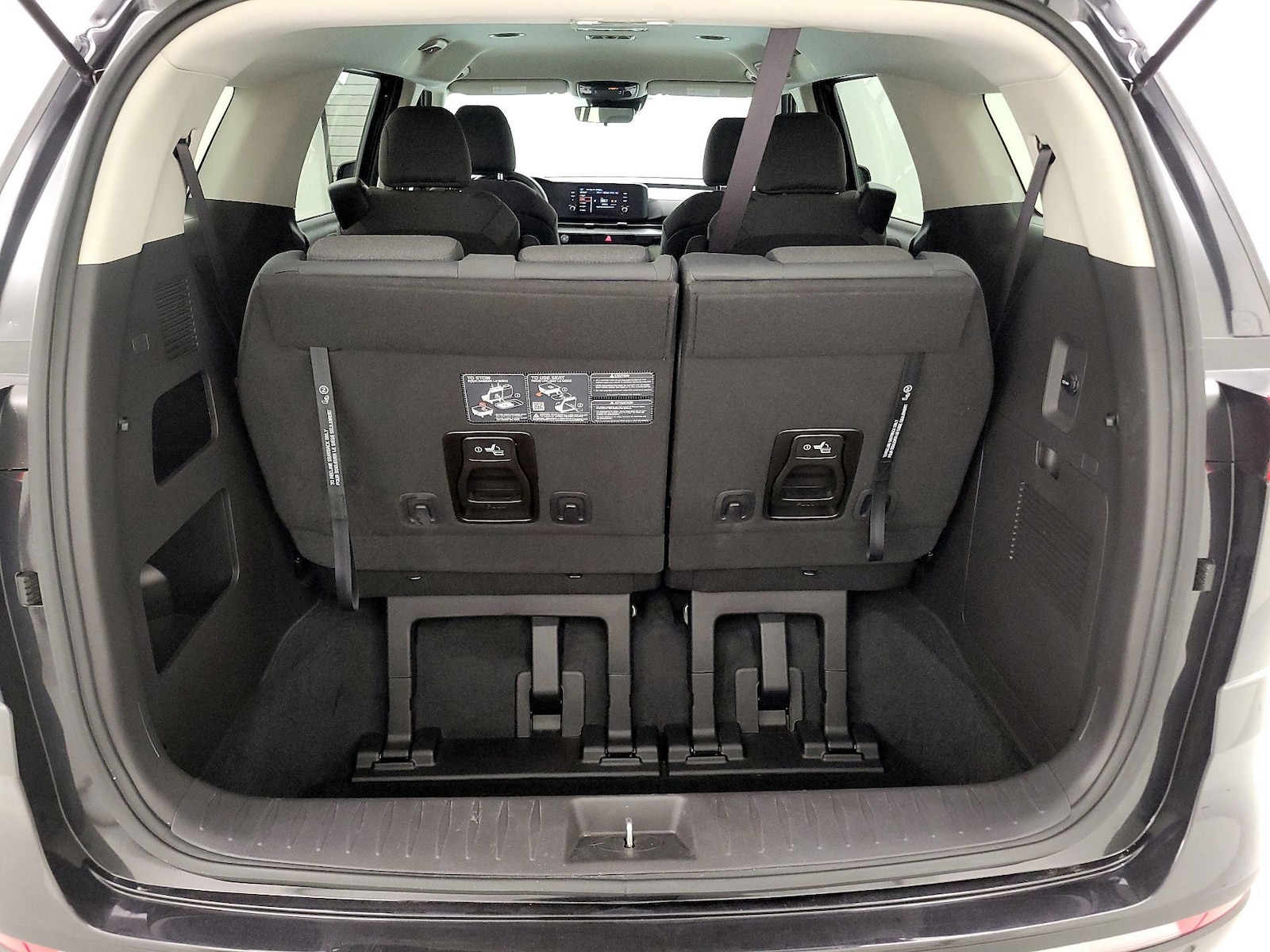 2024 Kia Carnival LX - Photo 22