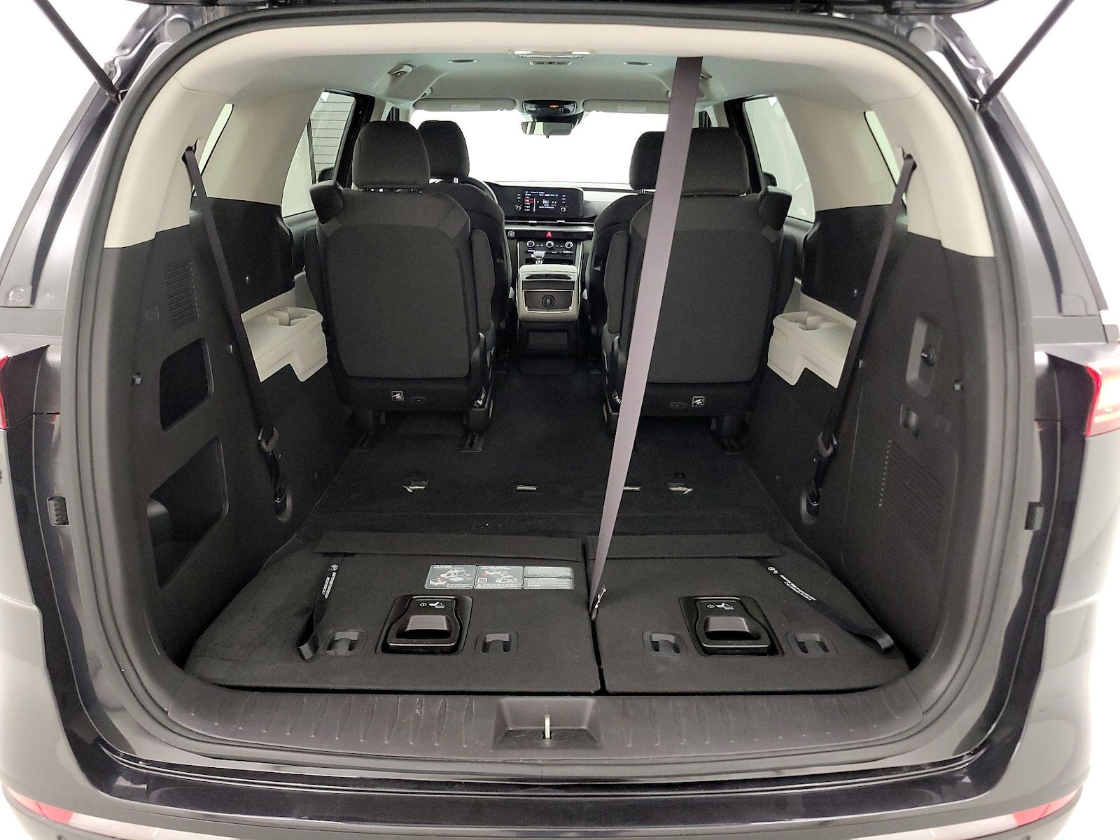 2024 Kia Carnival LX - Photo 23
