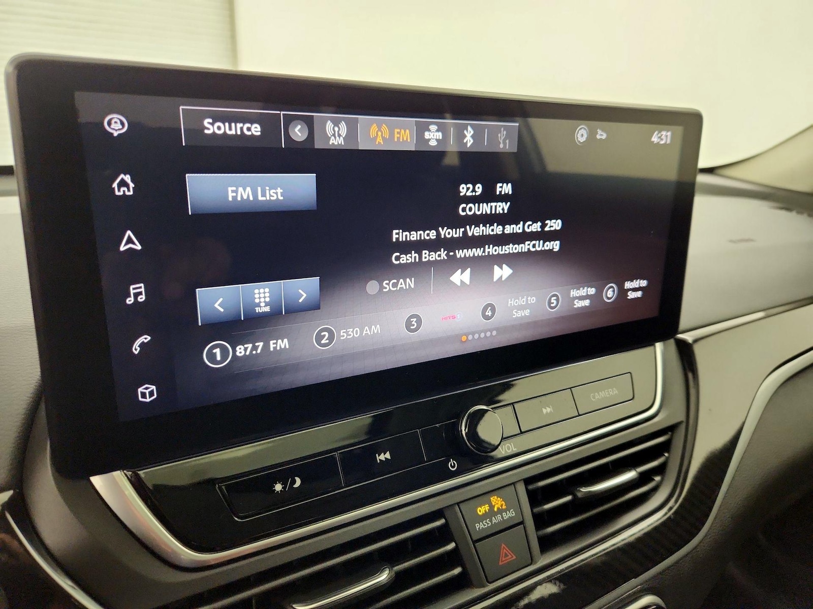2023 Nissan Altima SR - Photo 17