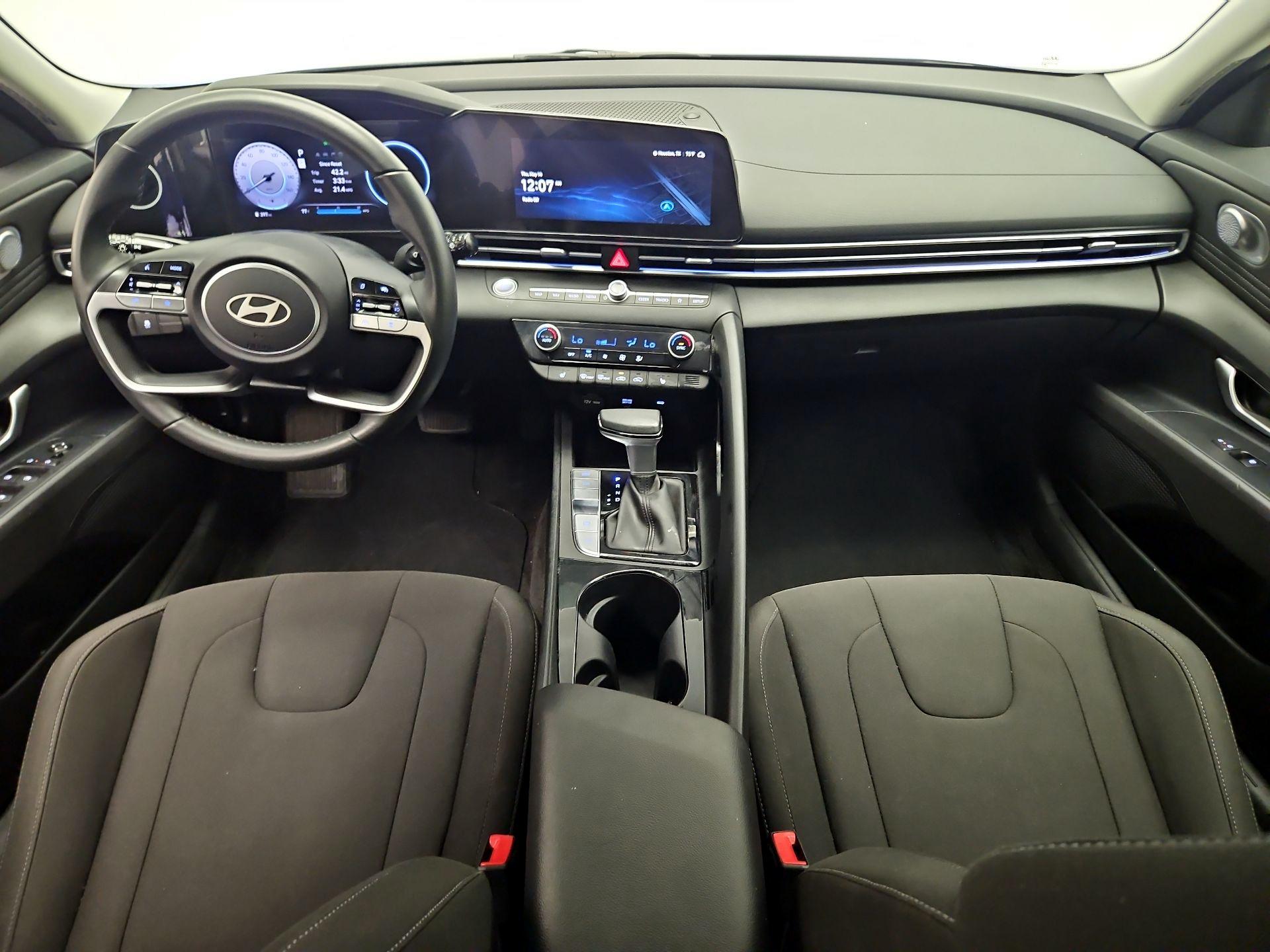Thumbnail: 2025 Hyundai Elantra - 9