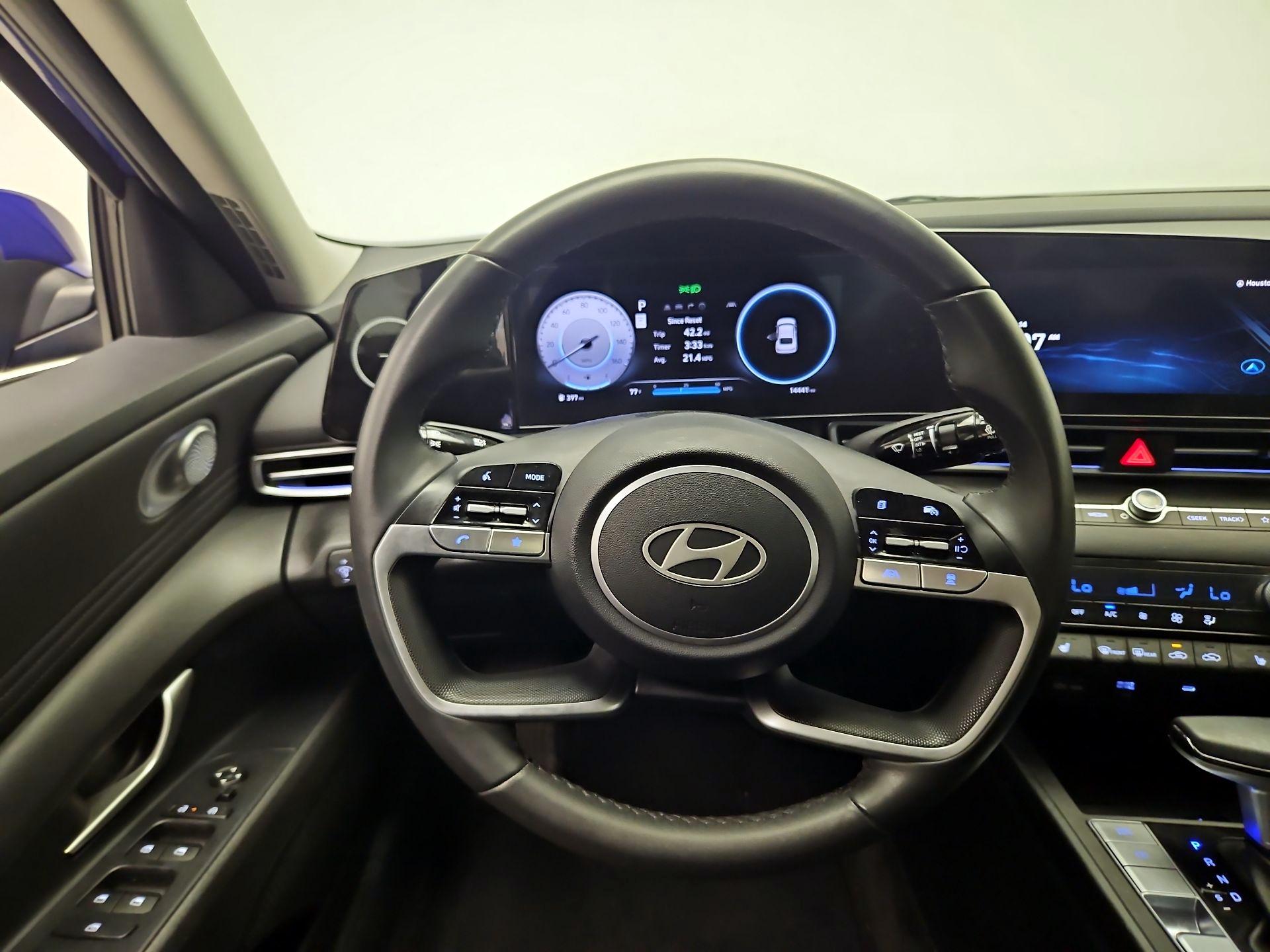 Thumbnail: 2025 Hyundai Elantra - 10