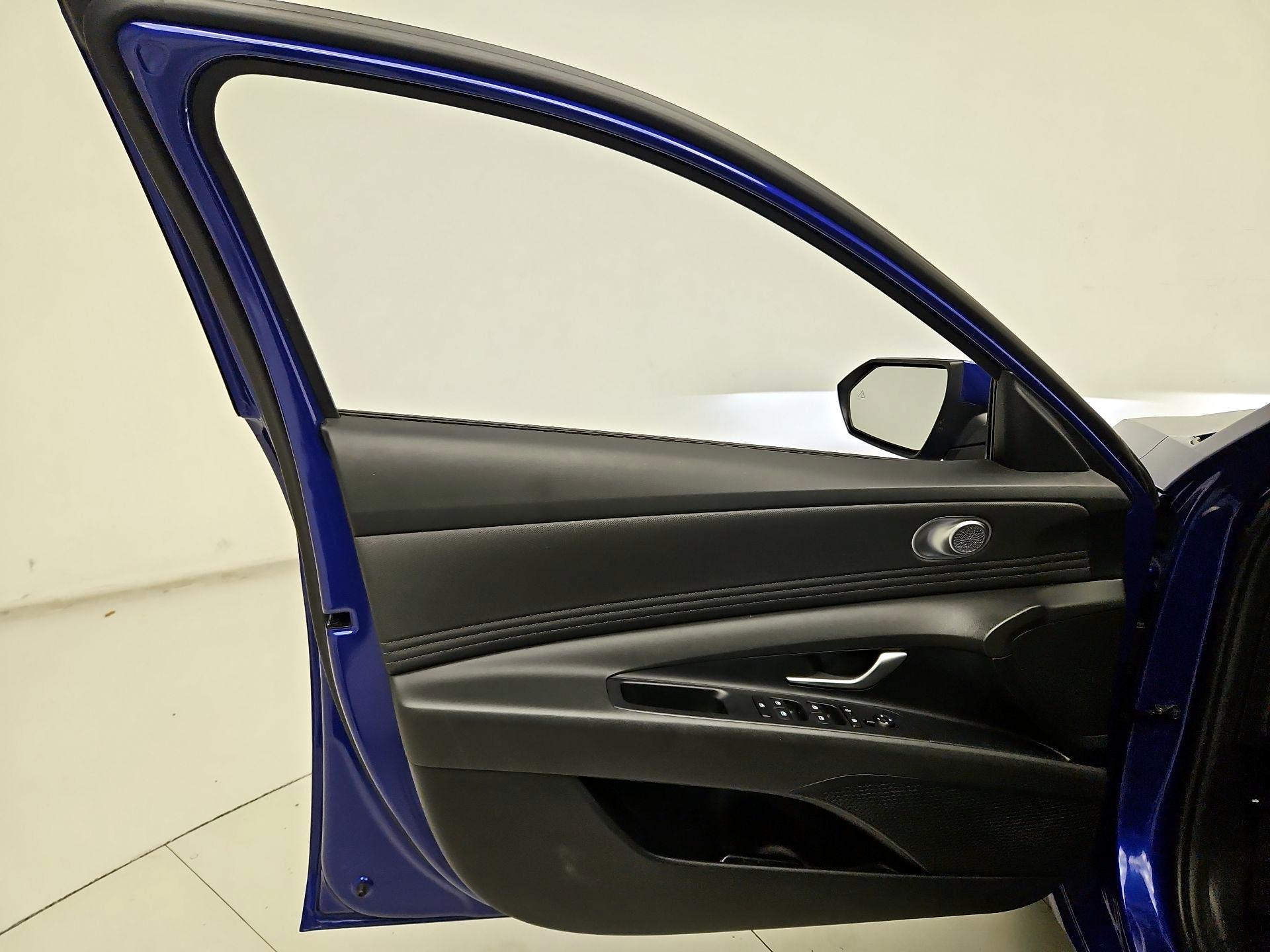 Thumbnail: 2025 Hyundai Elantra - 12