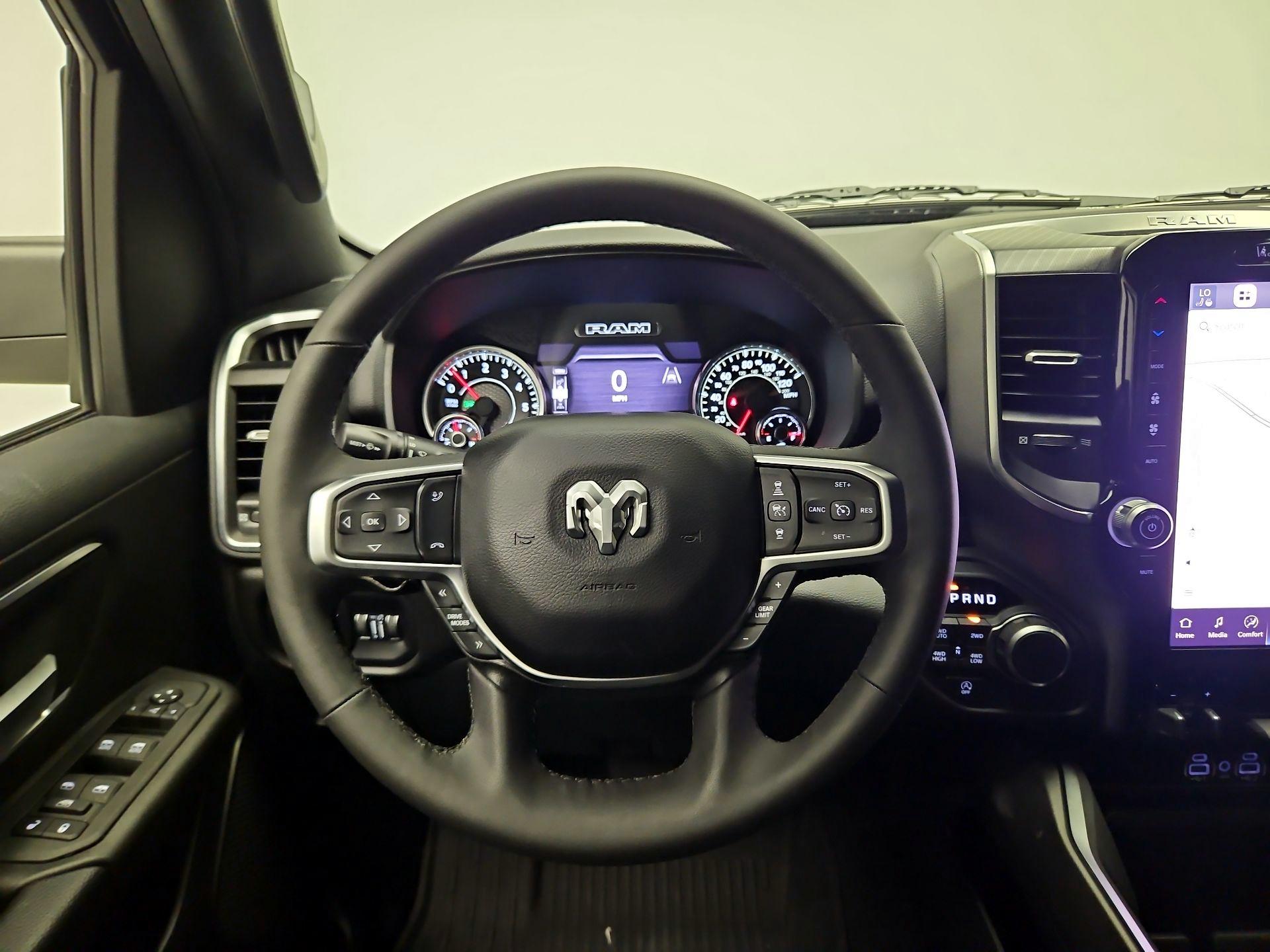 Thumbnail: 2025 RAM 1500 - 10