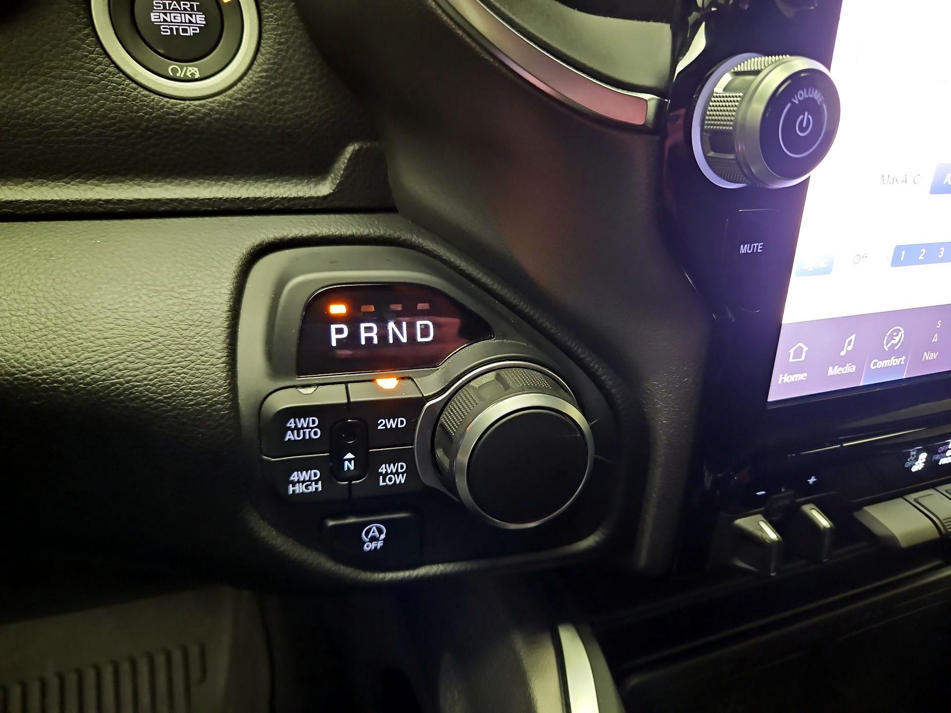 Thumbnail: 2025 RAM 1500 - 17