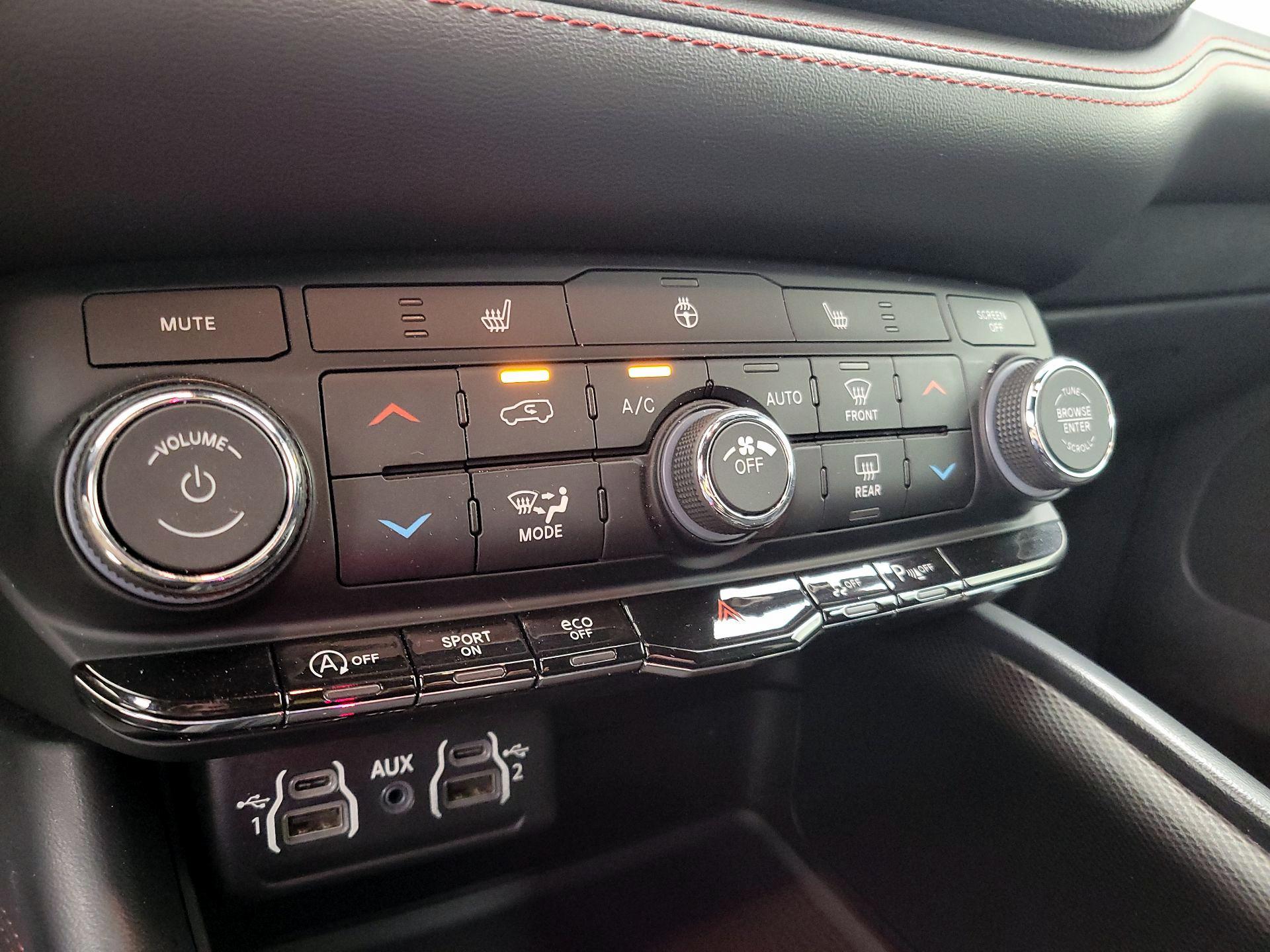 Thumbnail: 2023 Dodge Durango - 16