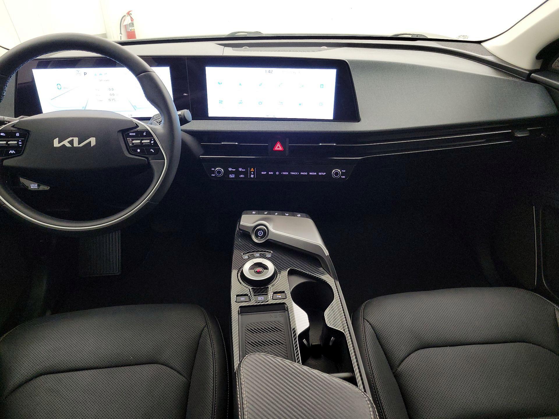 Thumbnail: 2022 Kia EV6 - 9