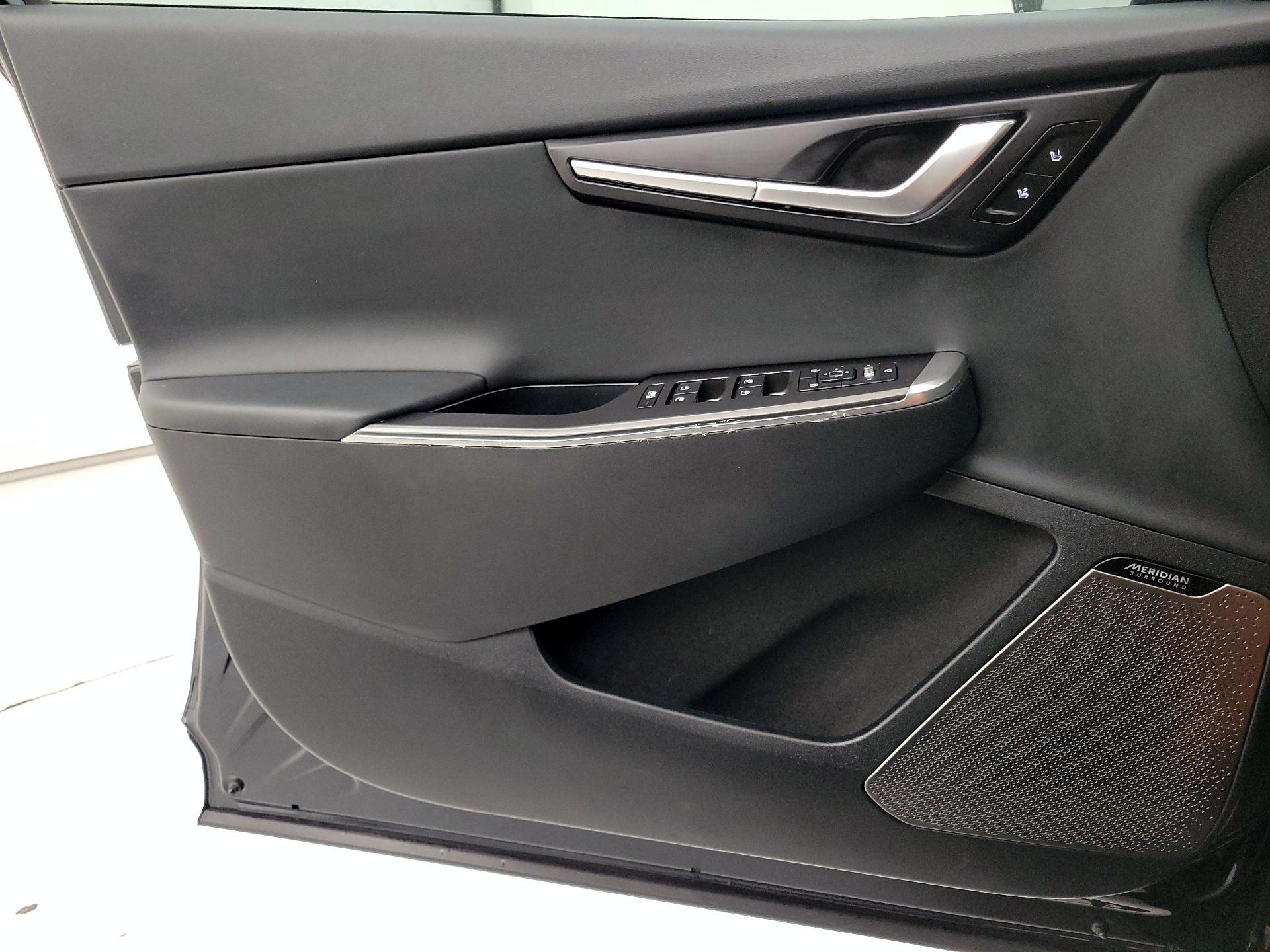 Thumbnail: 2022 Kia EV6 - 12