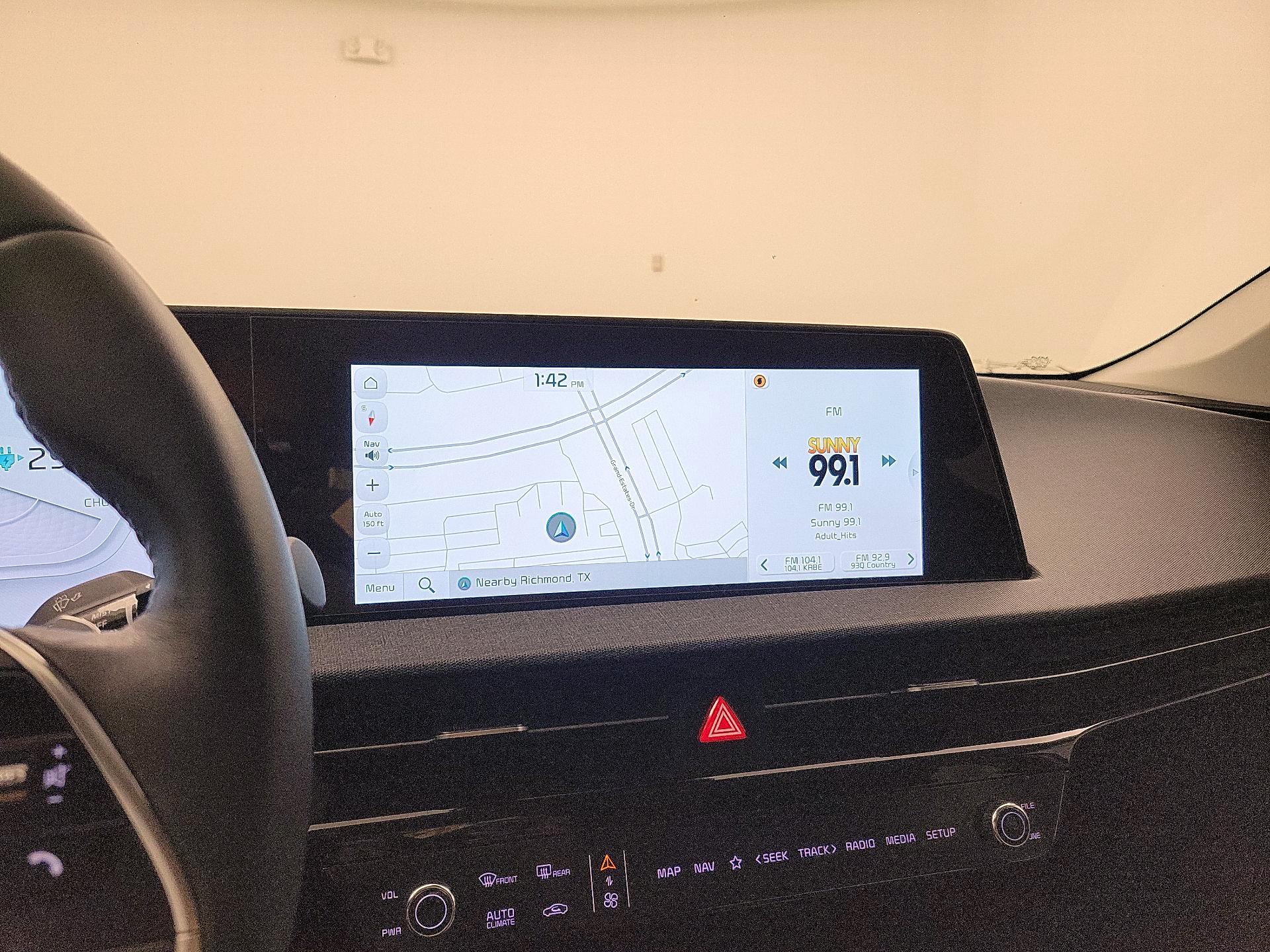 Thumbnail: 2022 Kia EV6 - 14