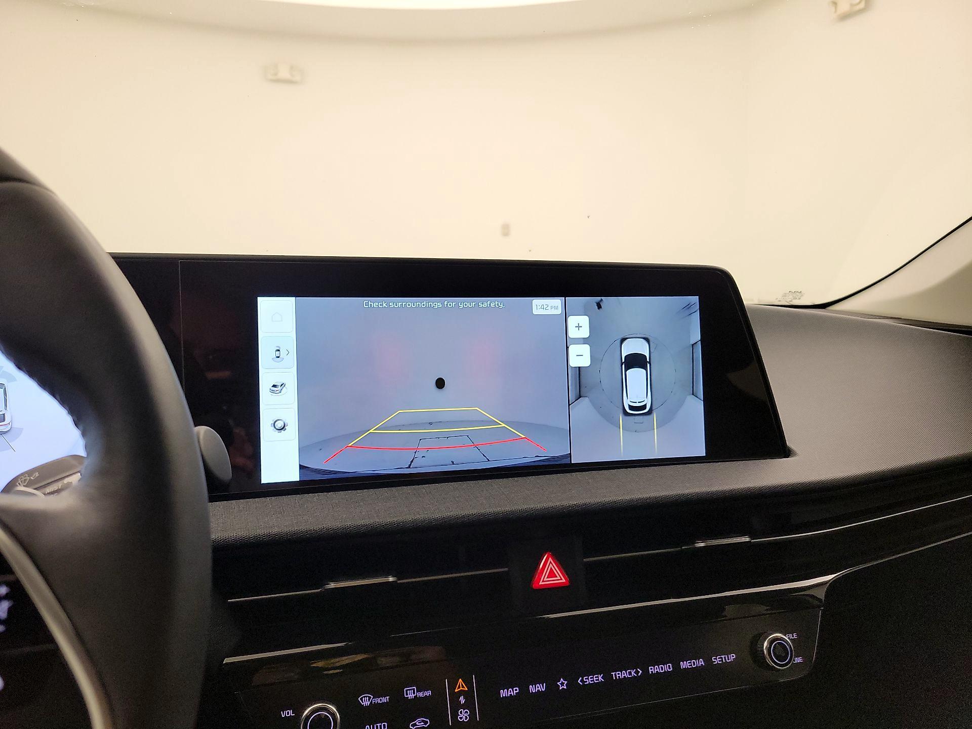 Thumbnail: 2022 Kia EV6 - 15