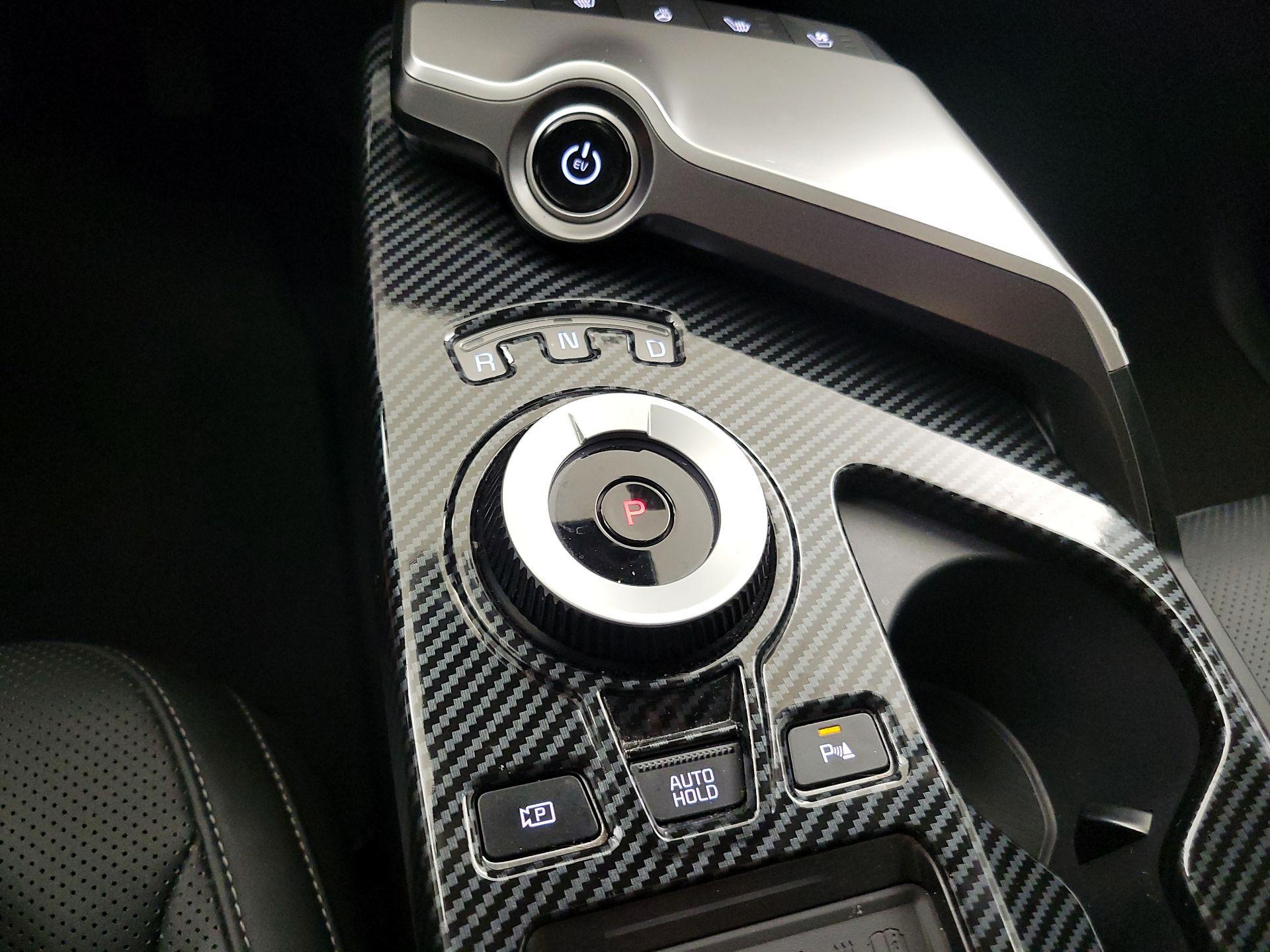Thumbnail: 2022 Kia EV6 - 18