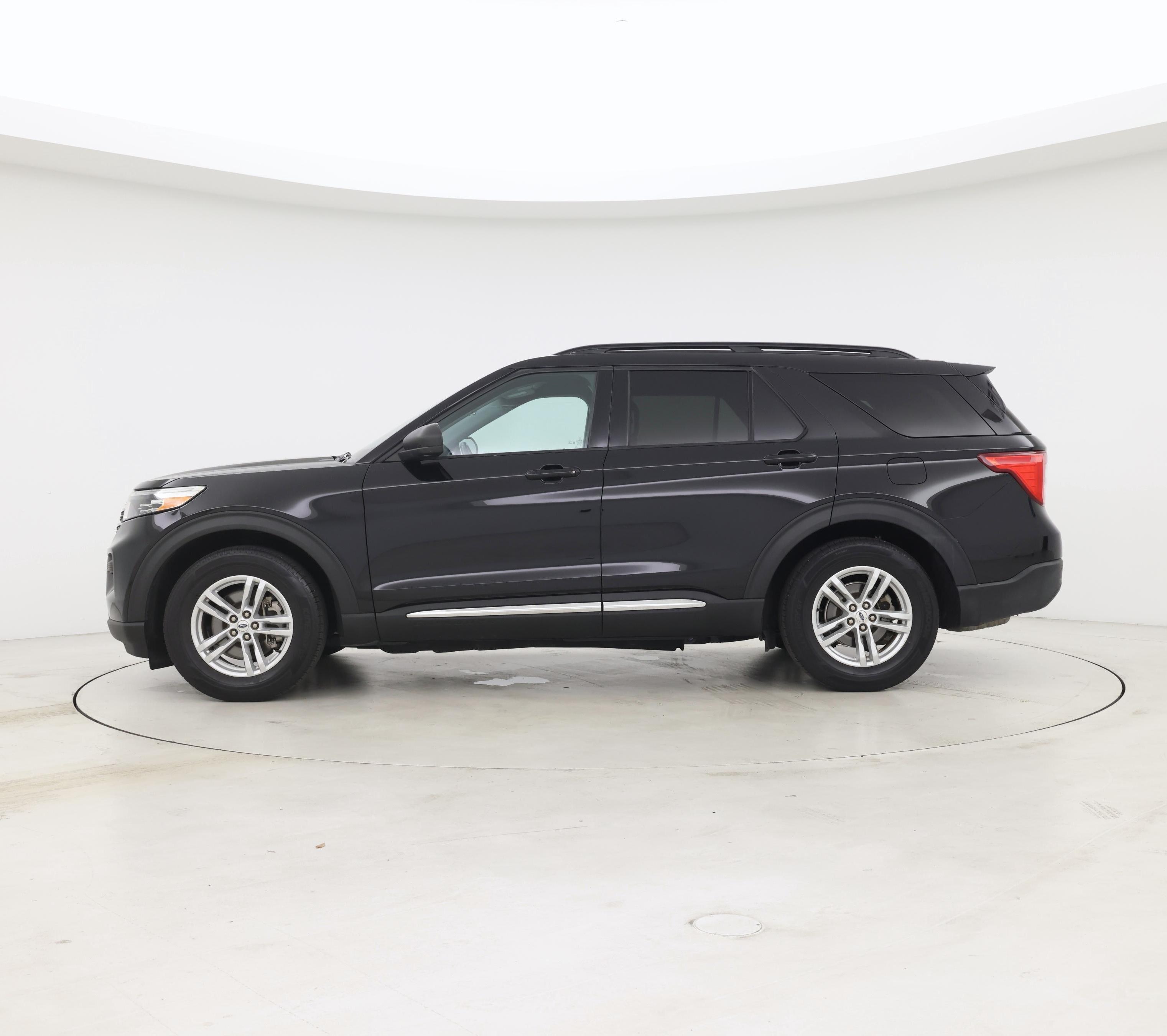 Thumbnail: 2022 Ford Explorer - 3