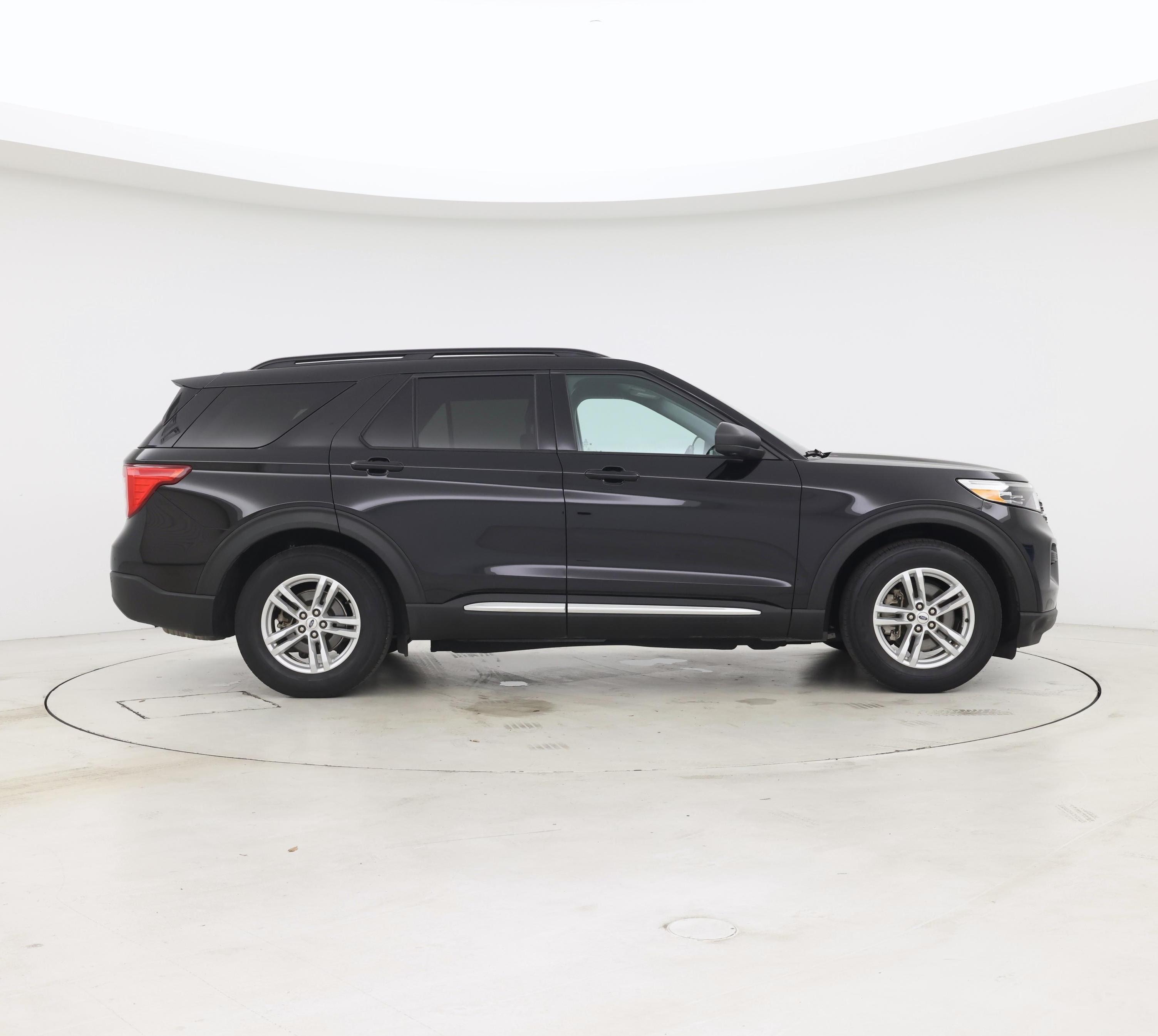 Thumbnail: 2022 Ford Explorer - 7