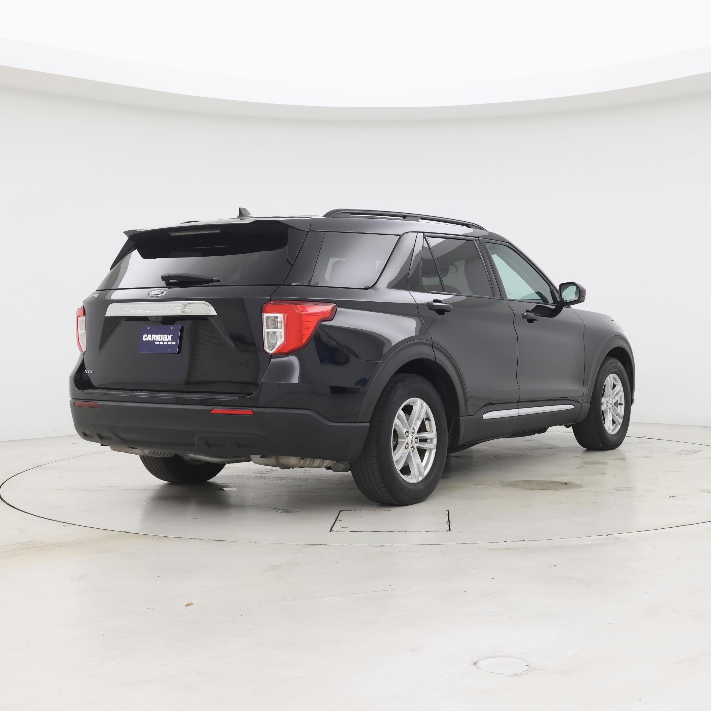 Thumbnail: 2022 Ford Explorer - 8
