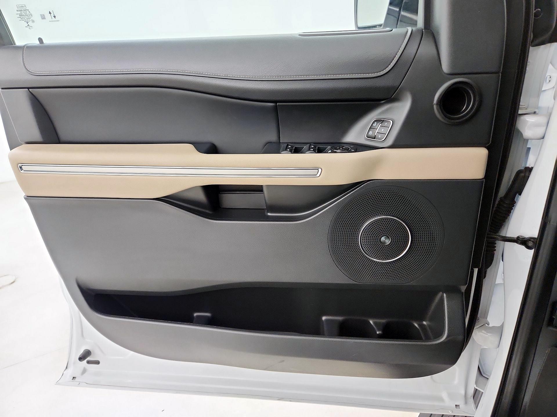 Thumbnail: 2022 Ford Expedition MAX - 10