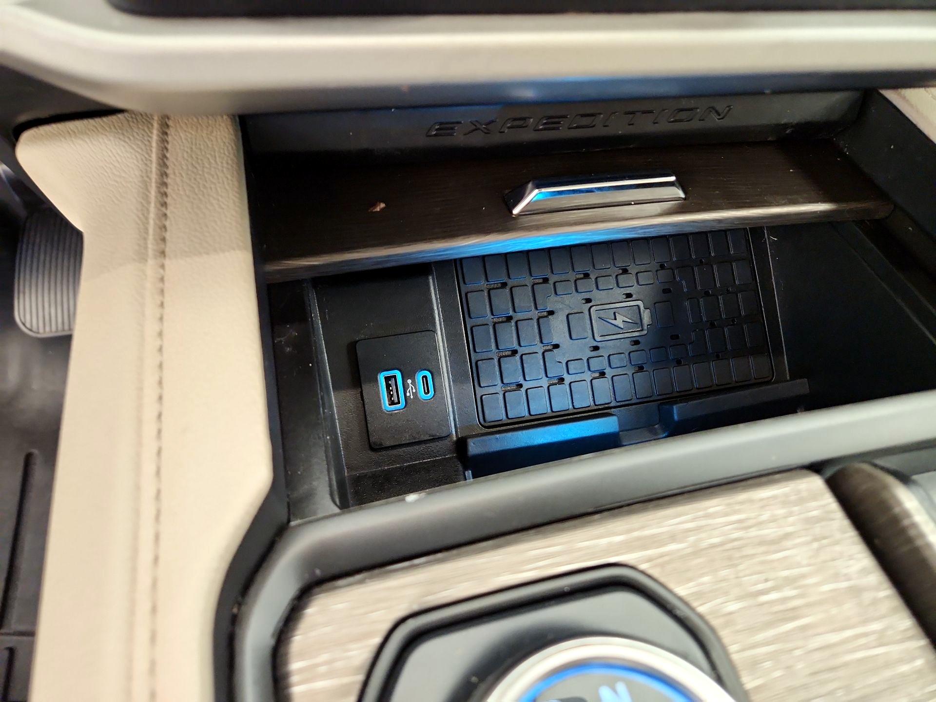 Thumbnail: 2022 Ford Expedition MAX - 16