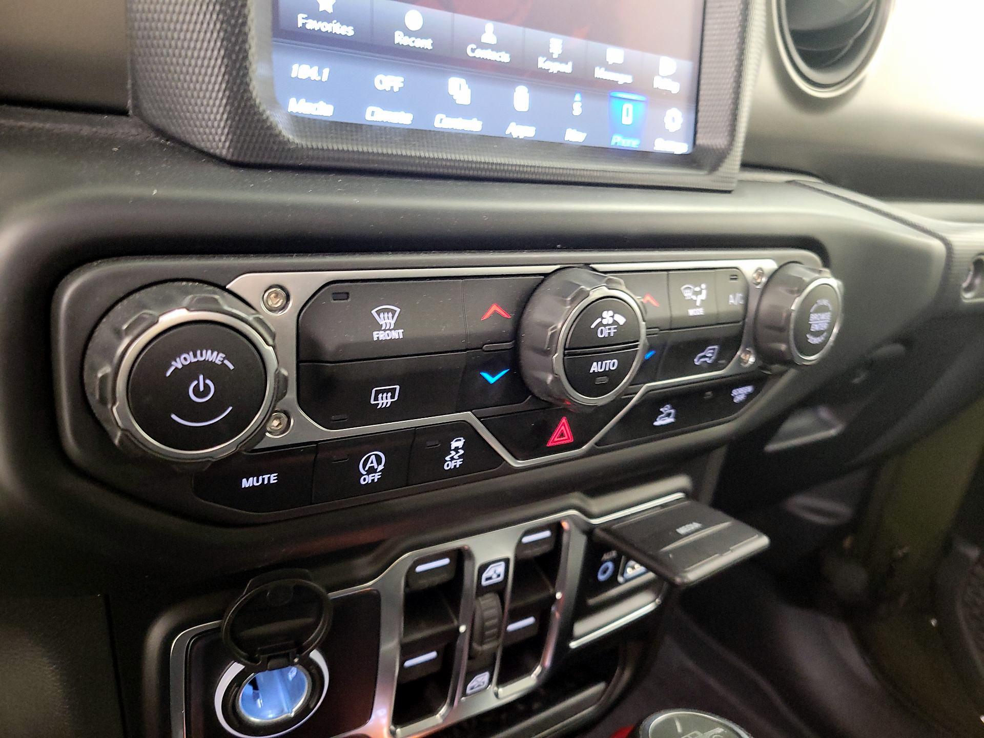 Thumbnail: 2023 Jeep Gladiator - 17