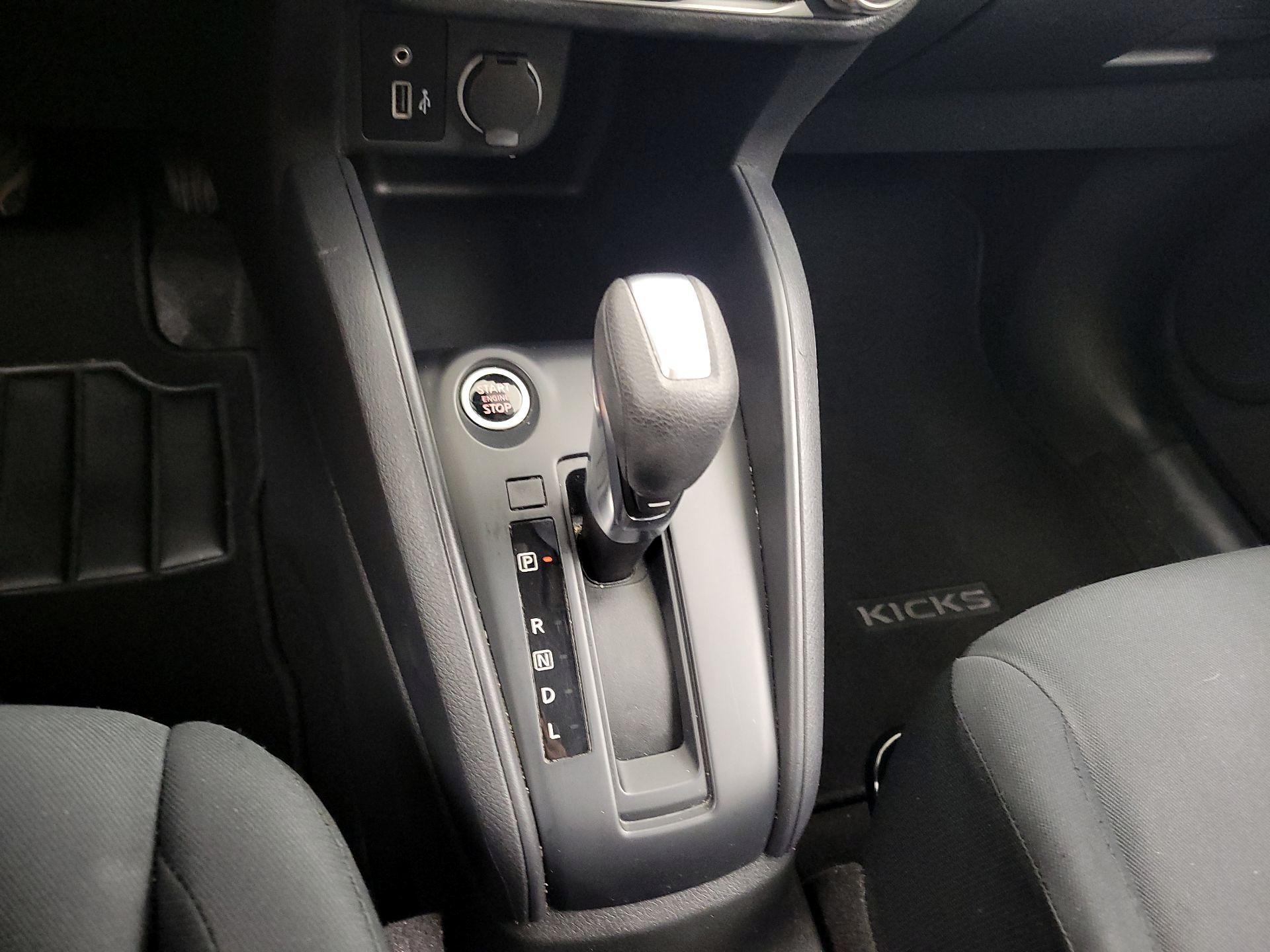 Thumbnail: 2023 Nissan Kicks - 17