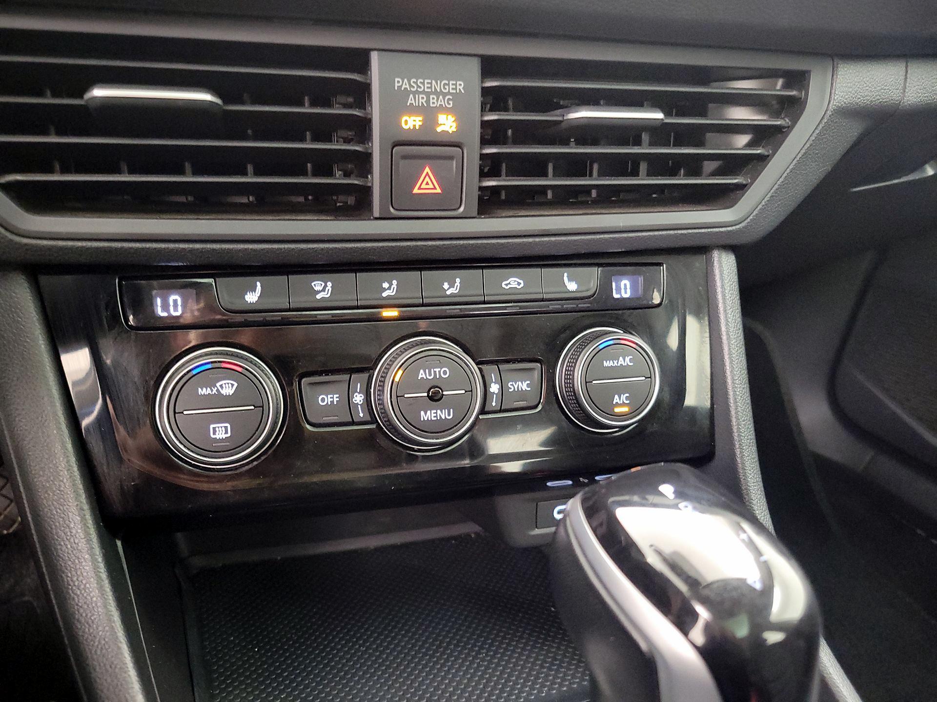 Thumbnail: 2024 Volkswagen Jetta - 16