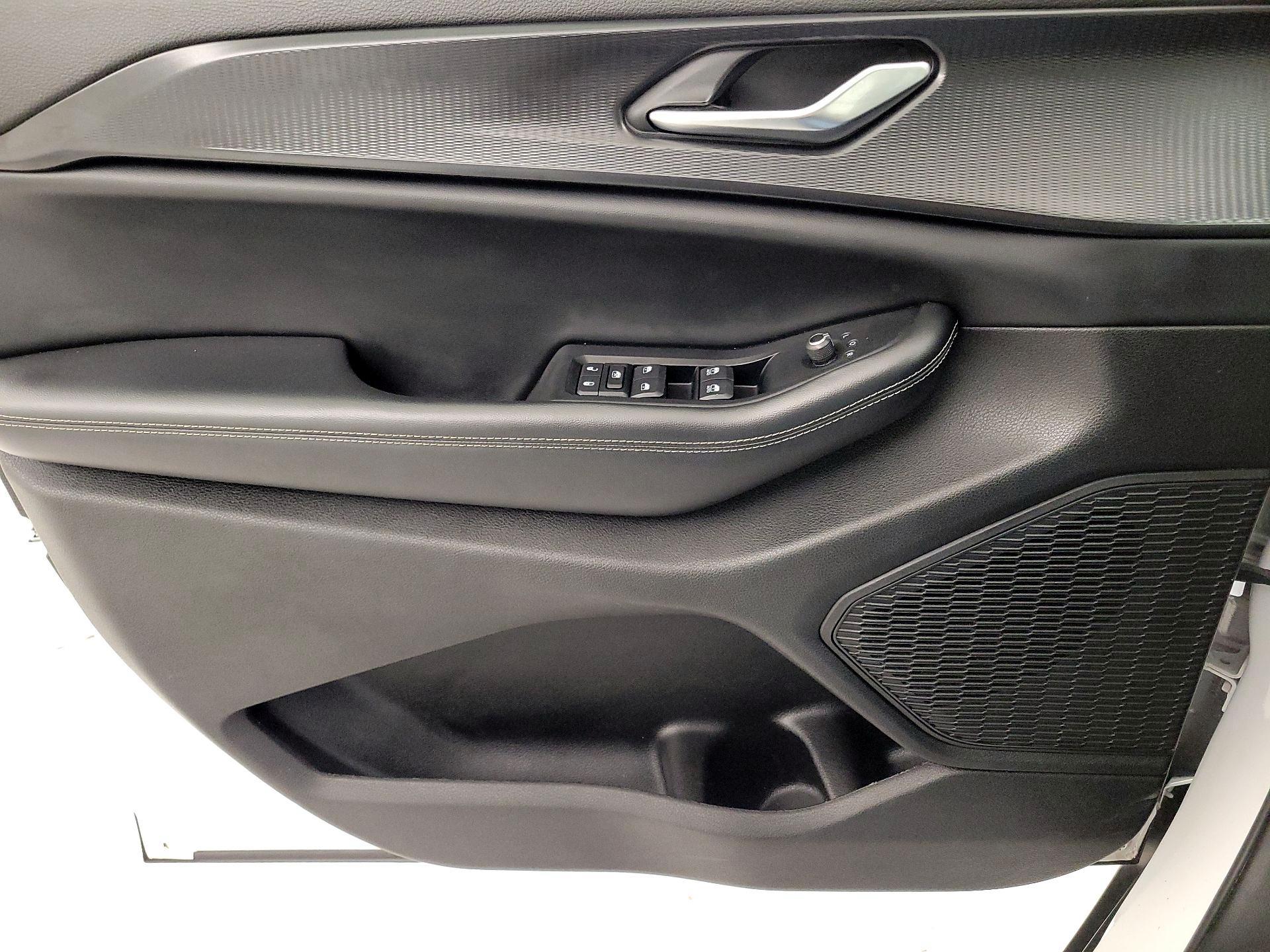 Thumbnail: 2023 Jeep Grand Cherokee - 12