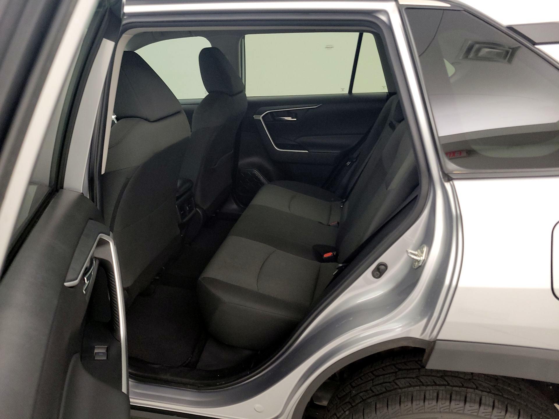 Thumbnail: 2022 Toyota RAV4 - 19