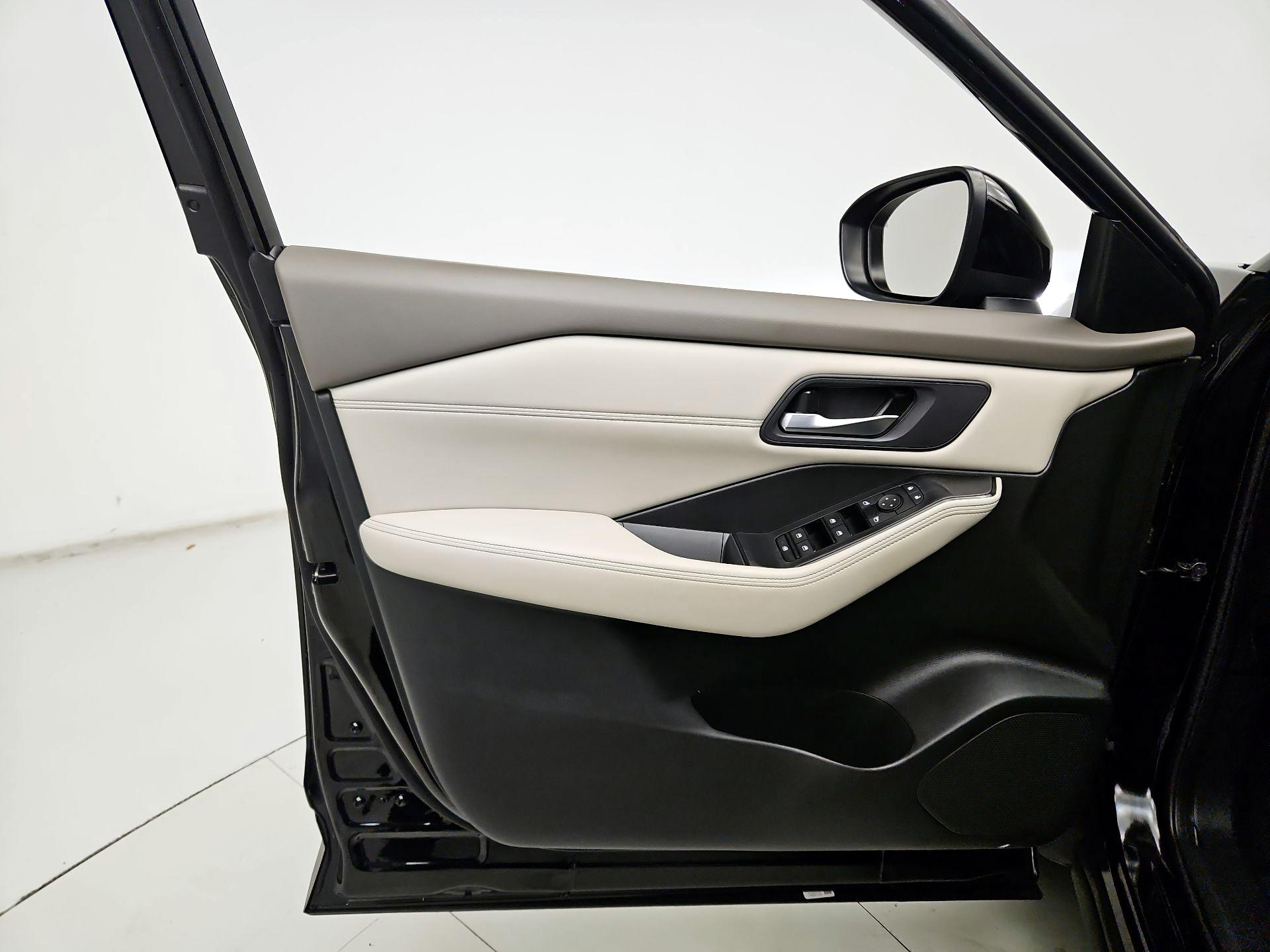 Thumbnail: 2023 Nissan Rogue - 12