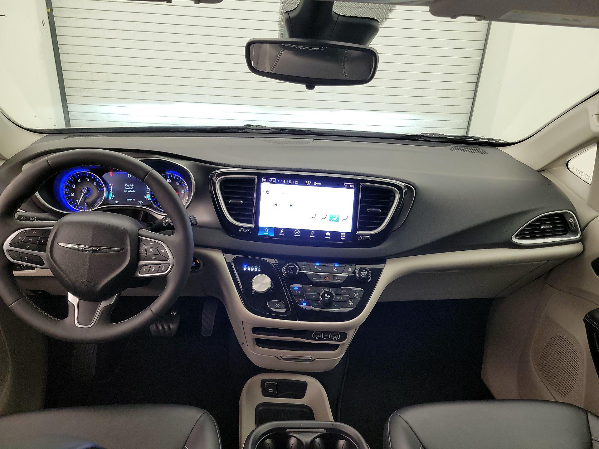 Thumbnail: 2024 Chrysler Pacifica - 9