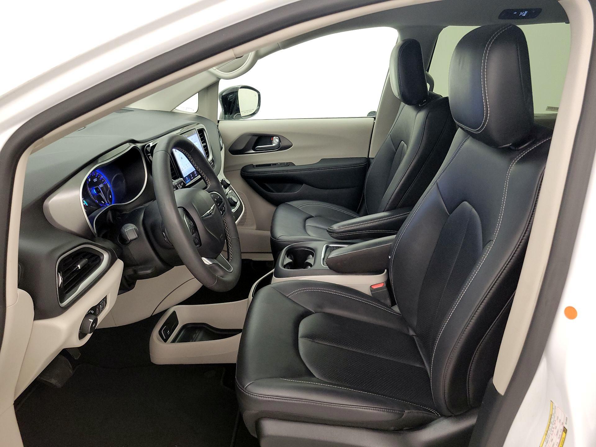 Thumbnail: 2024 Chrysler Pacifica - 11