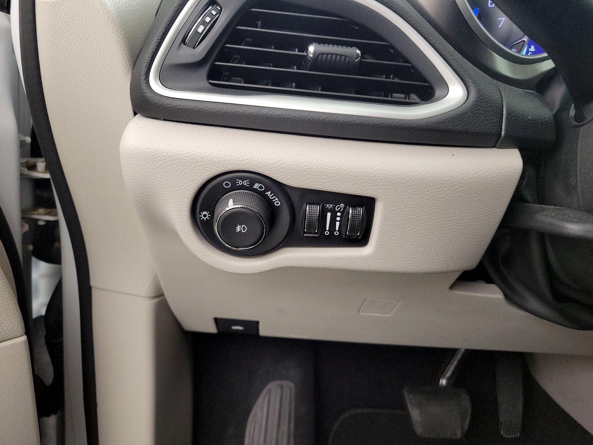 Thumbnail: 2024 Chrysler Pacifica - 13