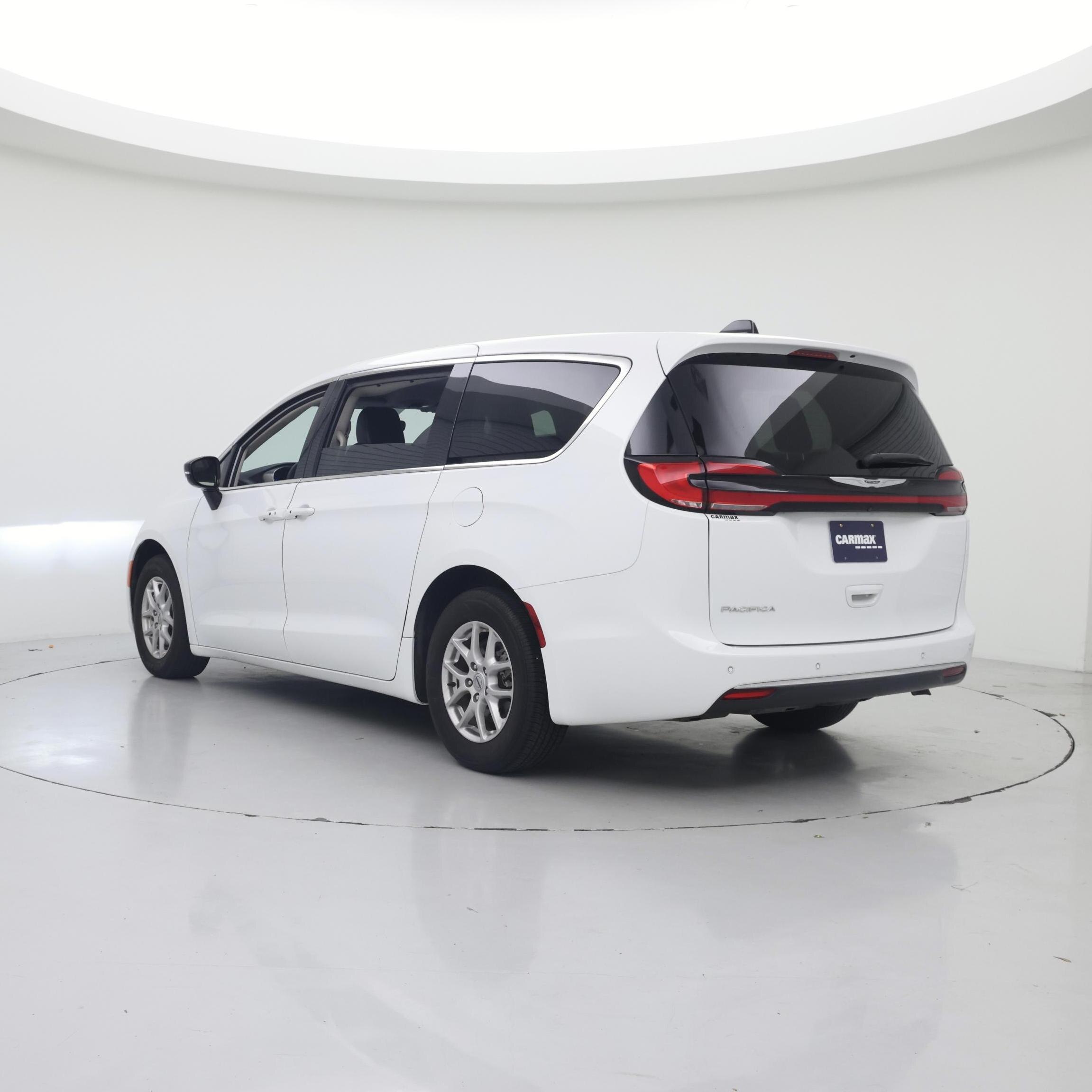 Thumbnail: 2024 Chrysler Pacifica - 2
