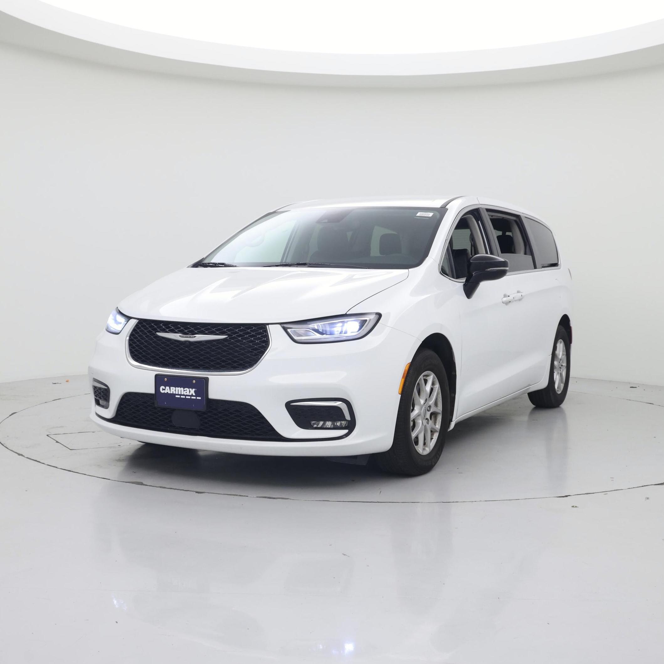 Thumbnail: 2024 Chrysler Pacifica - 4