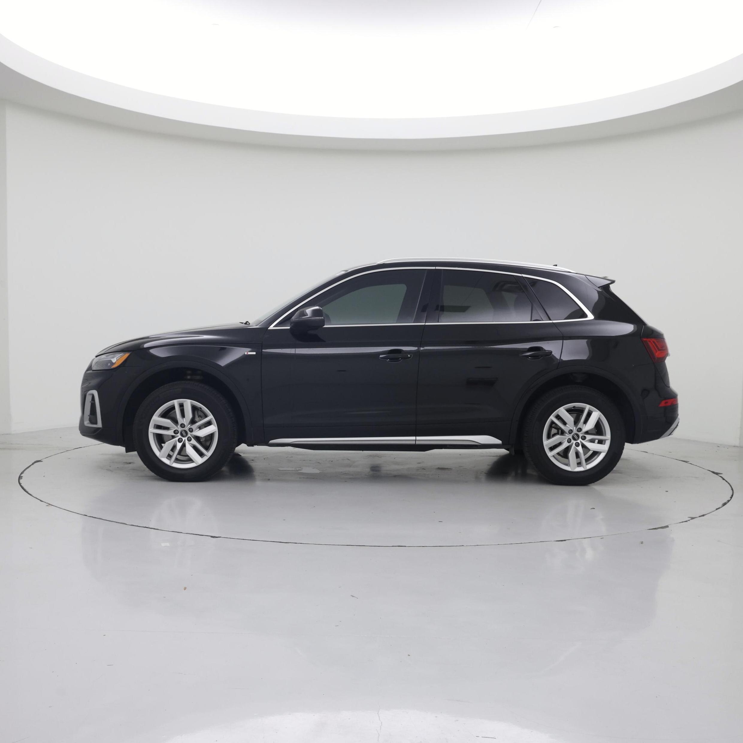 Thumbnail: 2023 Audi Q5 - 3
