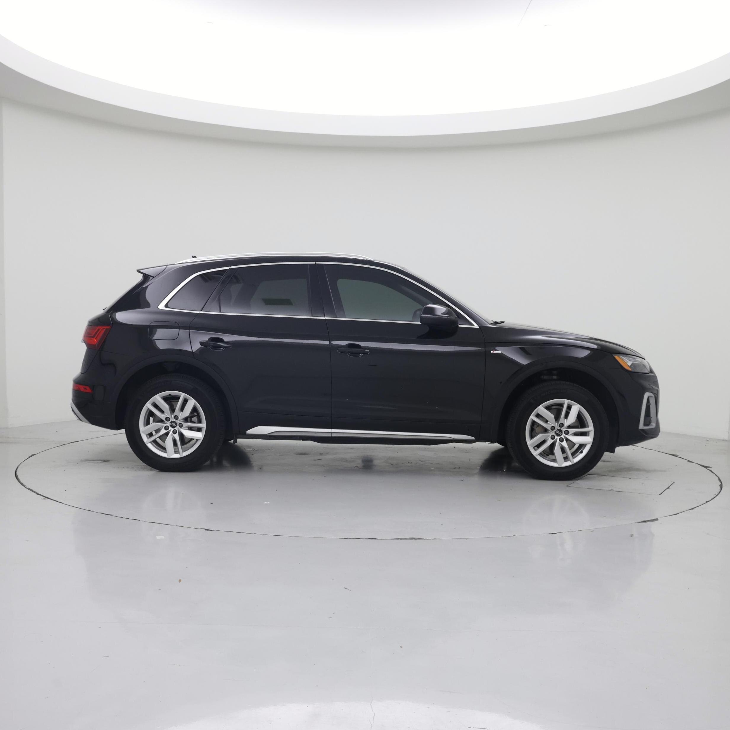 Thumbnail: 2023 Audi Q5 - 7