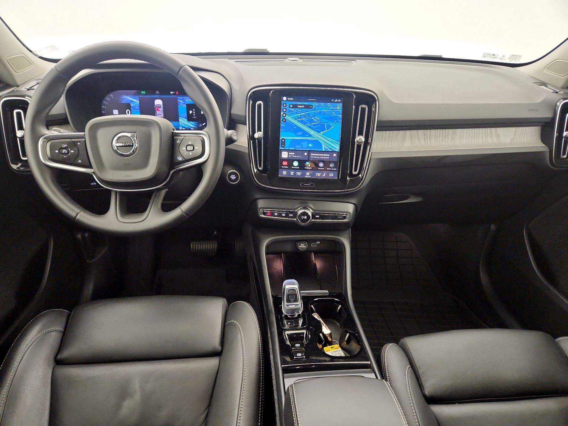 Thumbnail: 2024 Volvo XC40 - 9