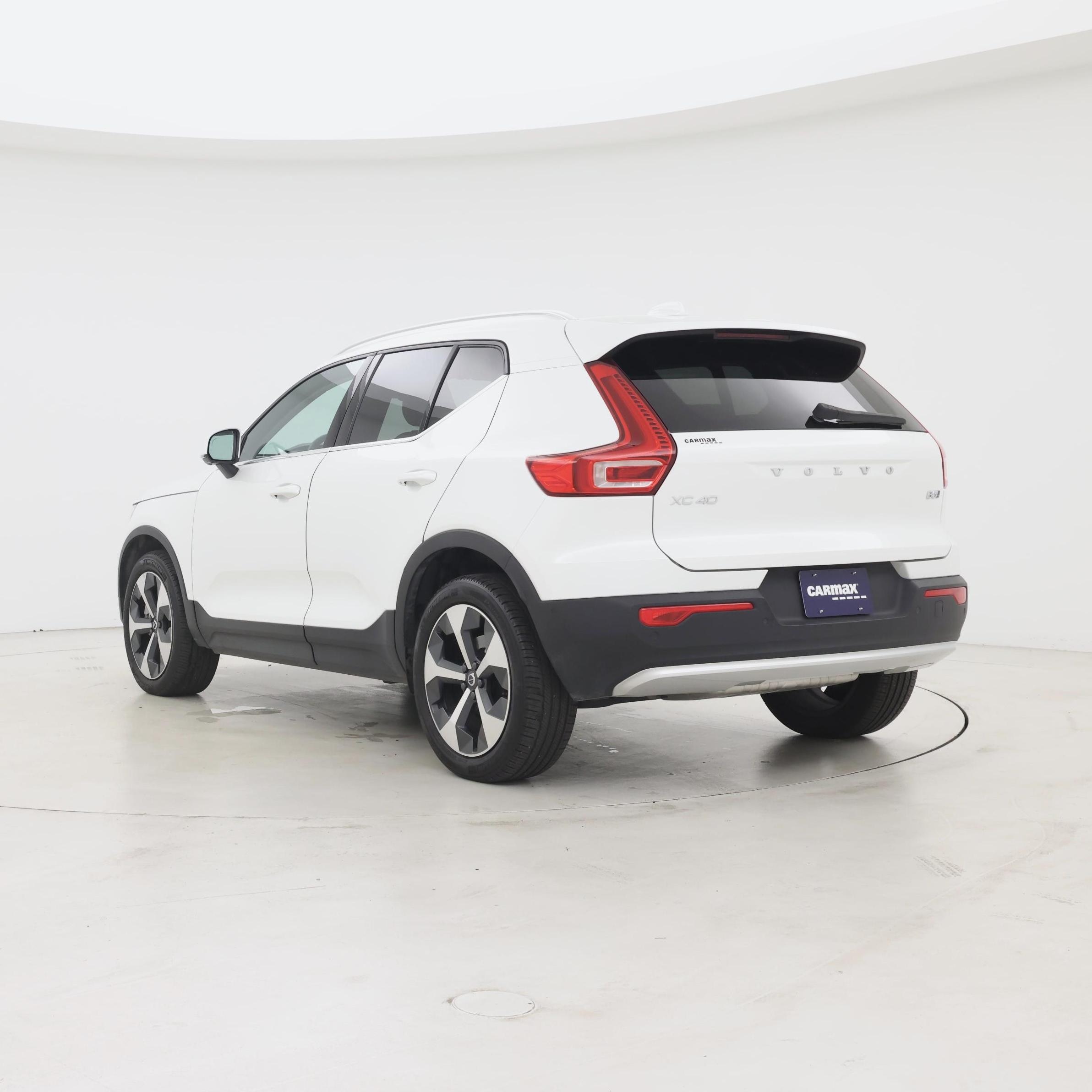 Thumbnail: 2024 Volvo XC40 - 2