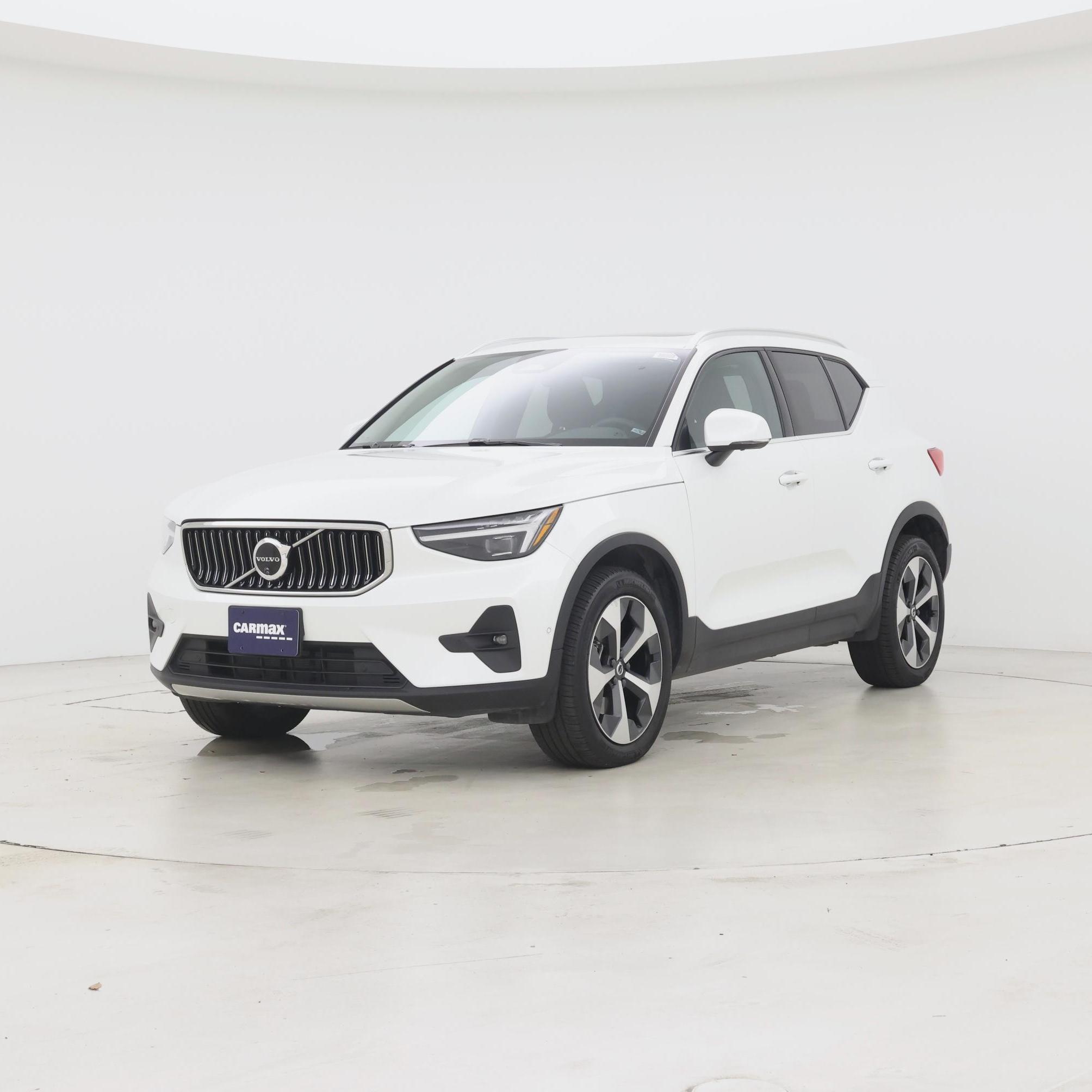 Thumbnail: 2024 Volvo XC40 - 4