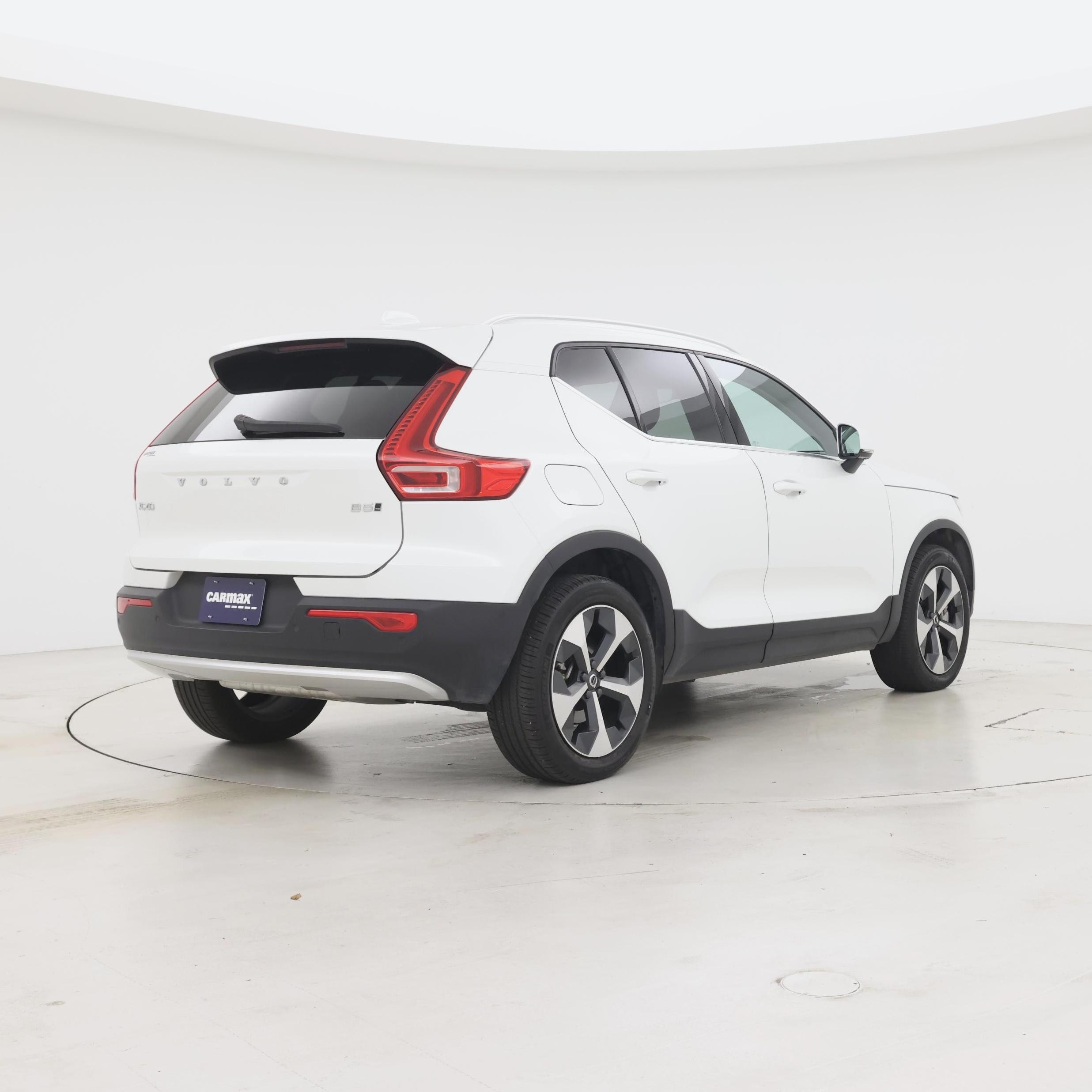 Thumbnail: 2024 Volvo XC40 - 8